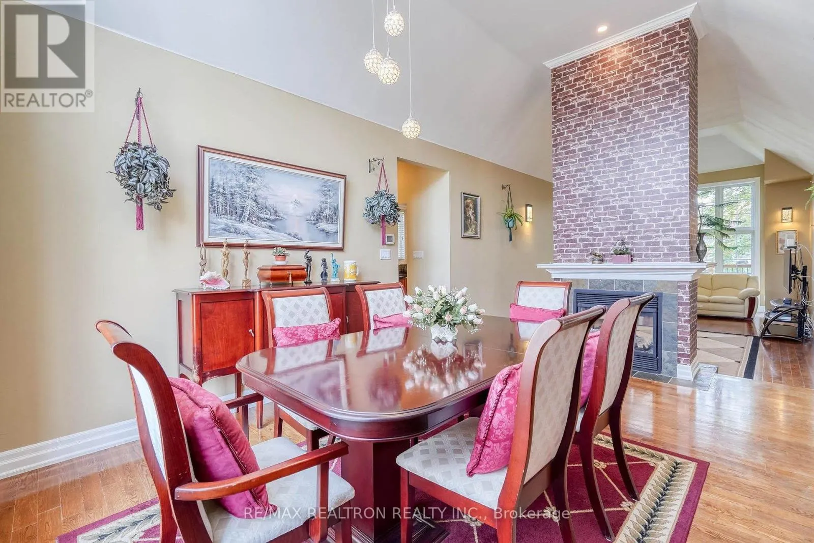486 FALCONWOOD HOLLOW
