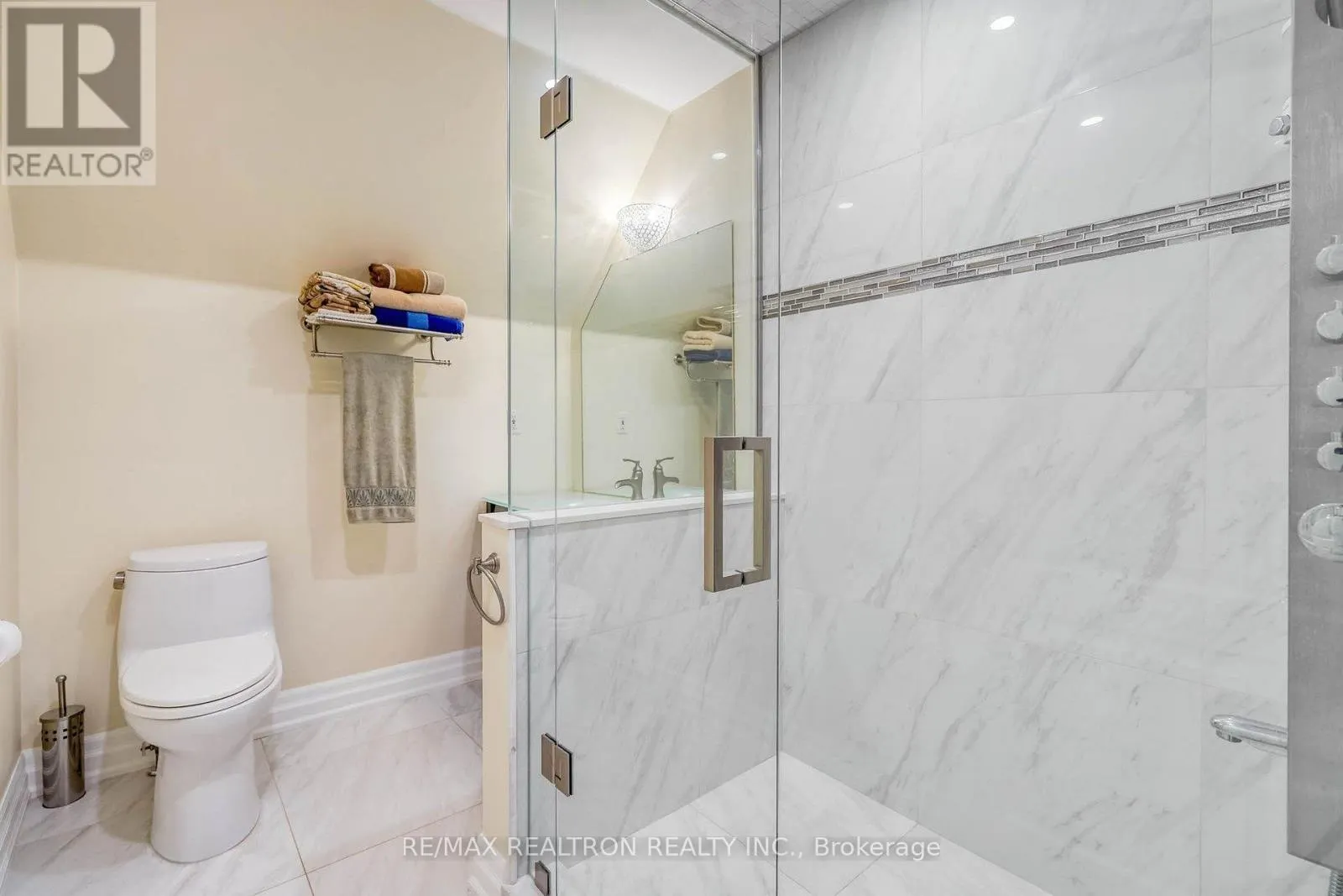 486 FALCONWOOD HOLLOW