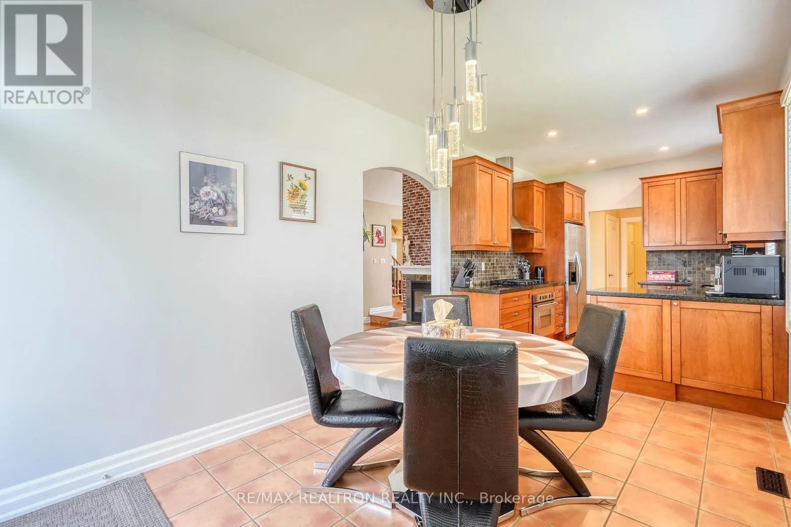 486 FALCONWOOD HOLLOW