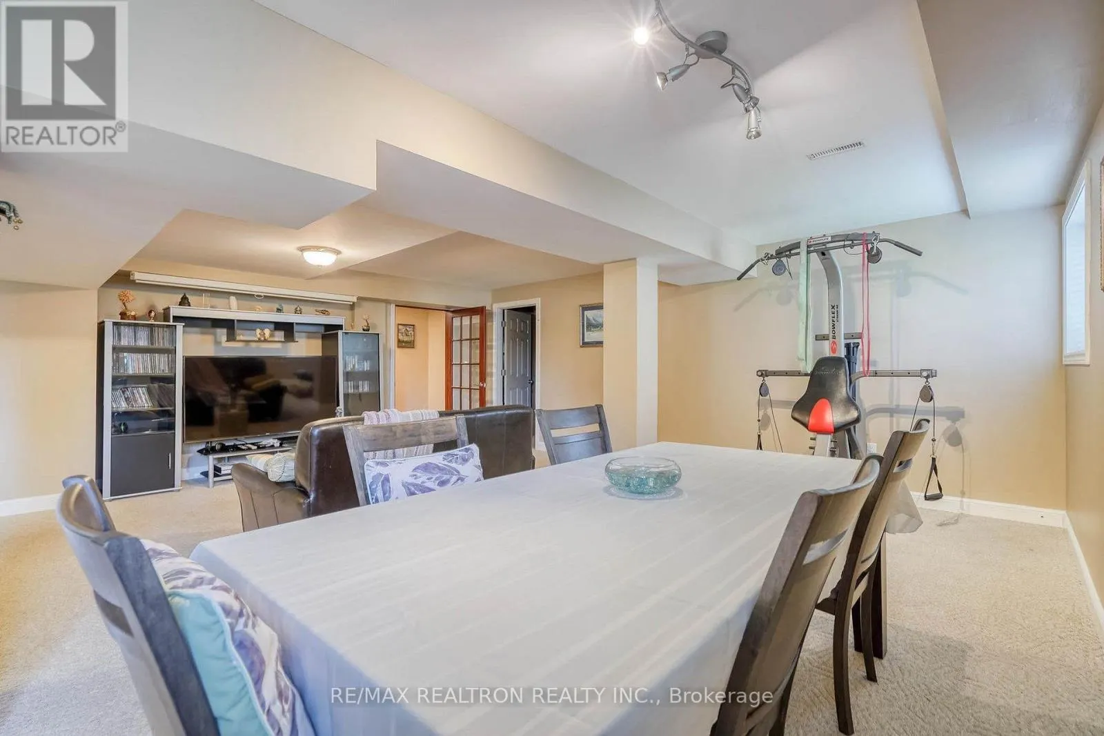 486 FALCONWOOD HOLLOW