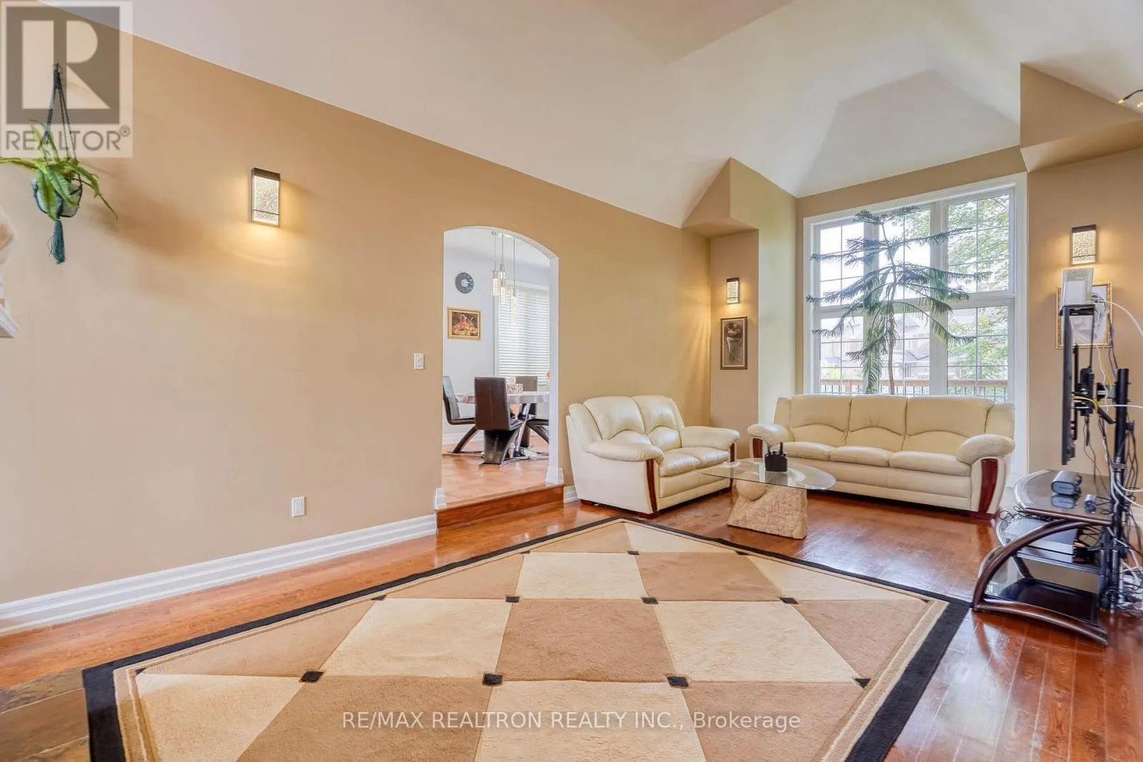 486 FALCONWOOD HOLLOW