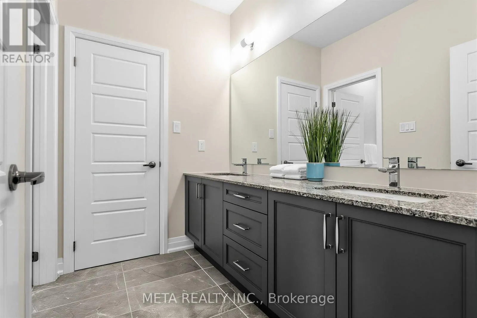 56 KLEES CRESCENT