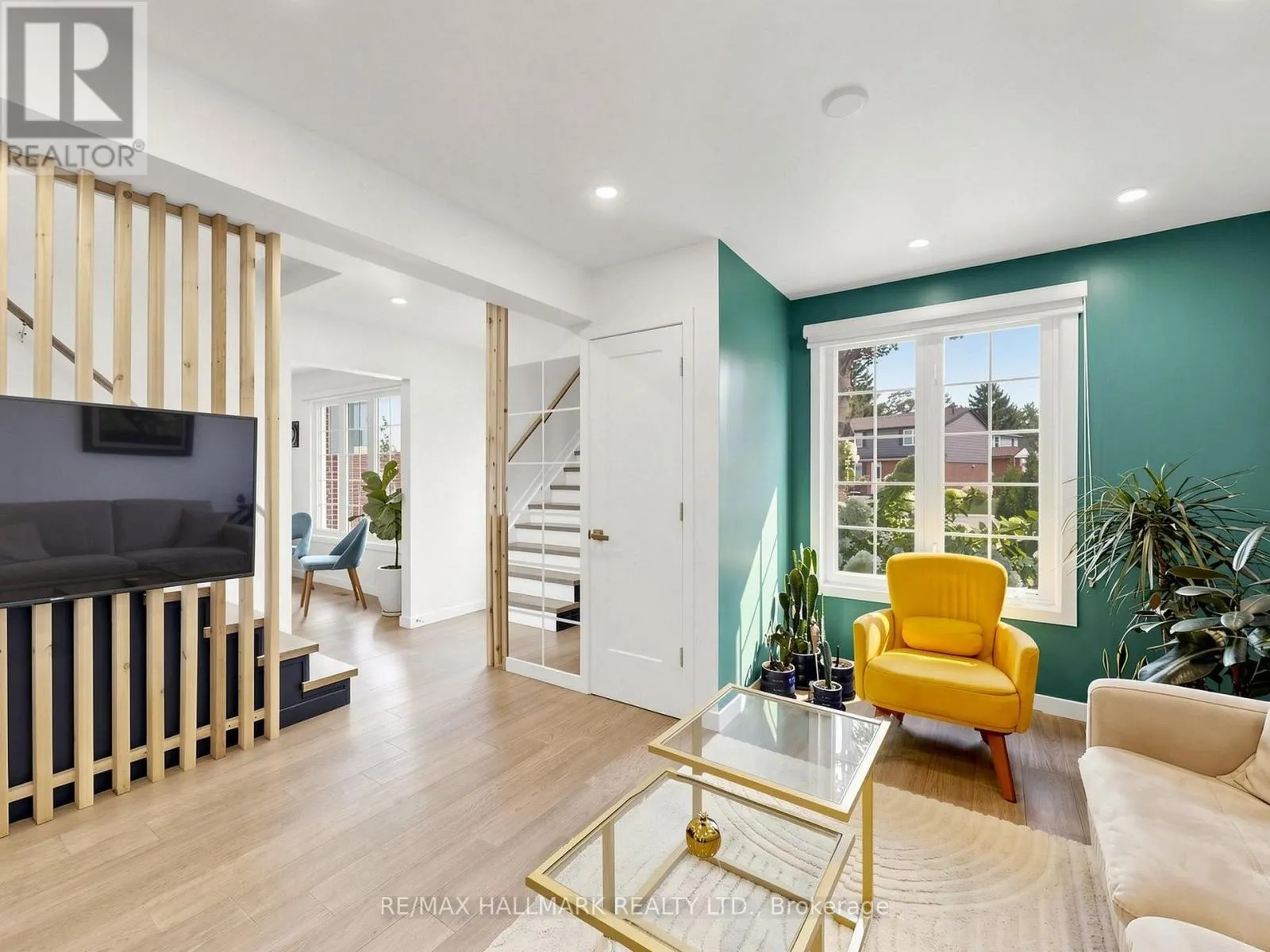 400 HANDLEY CRESCENT