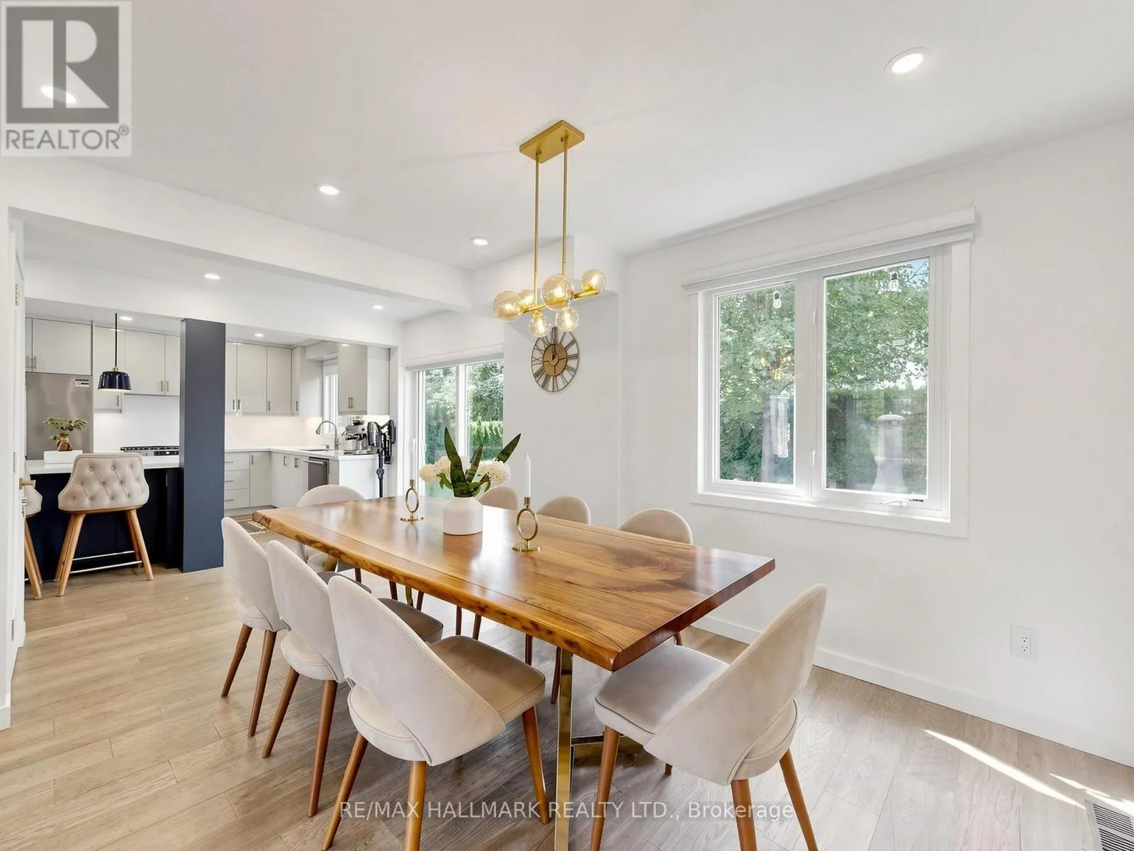 400 HANDLEY CRESCENT