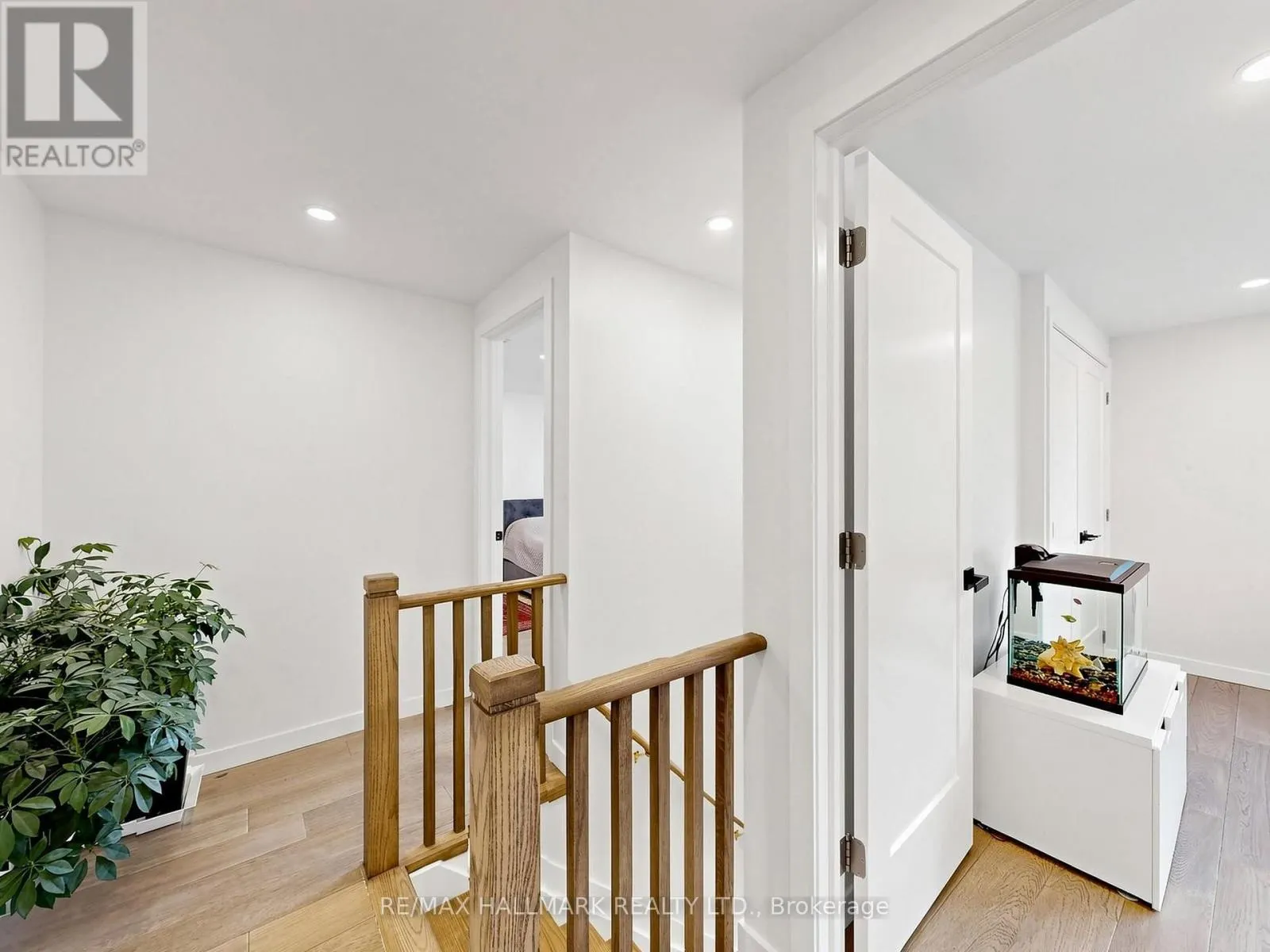 400 HANDLEY CRESCENT