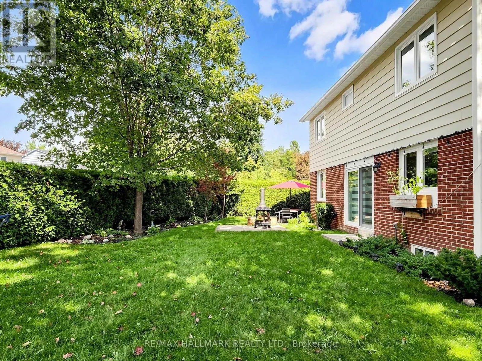 400 HANDLEY CRESCENT