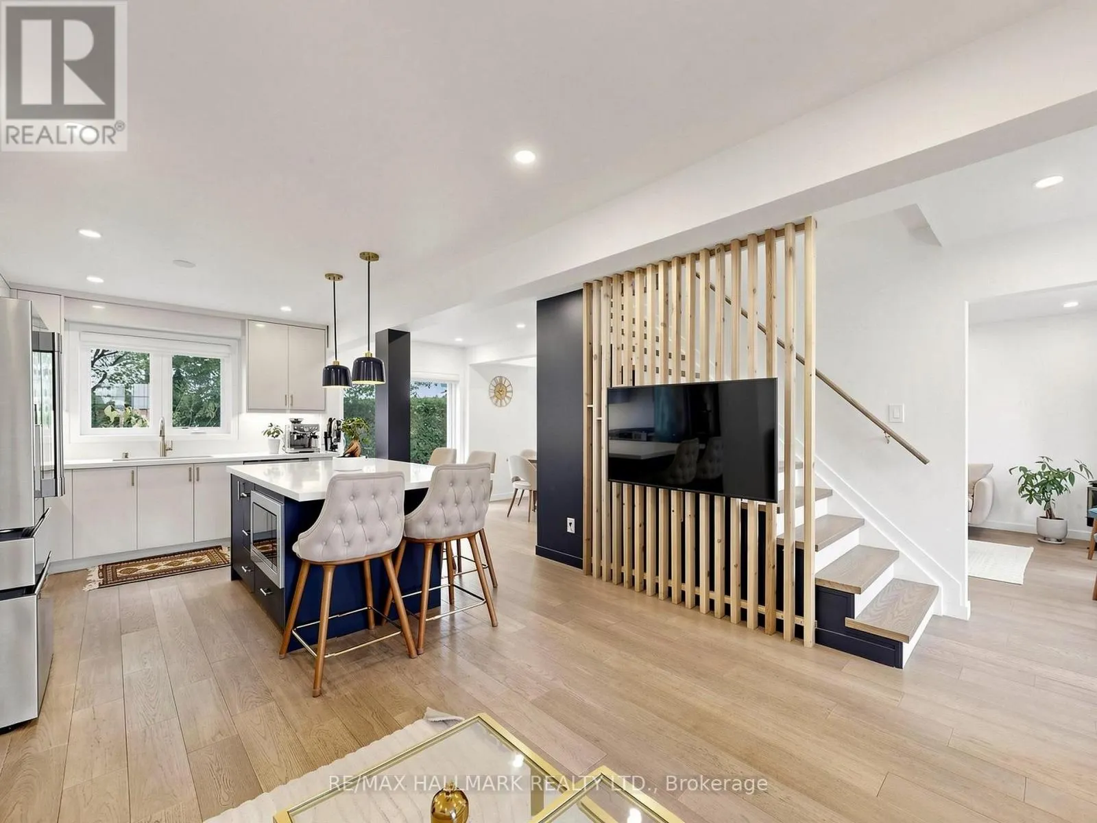 400 HANDLEY CRESCENT