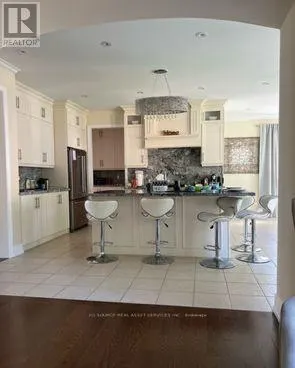 MAIN & UPPER - 108 SHARPE CRESCENT