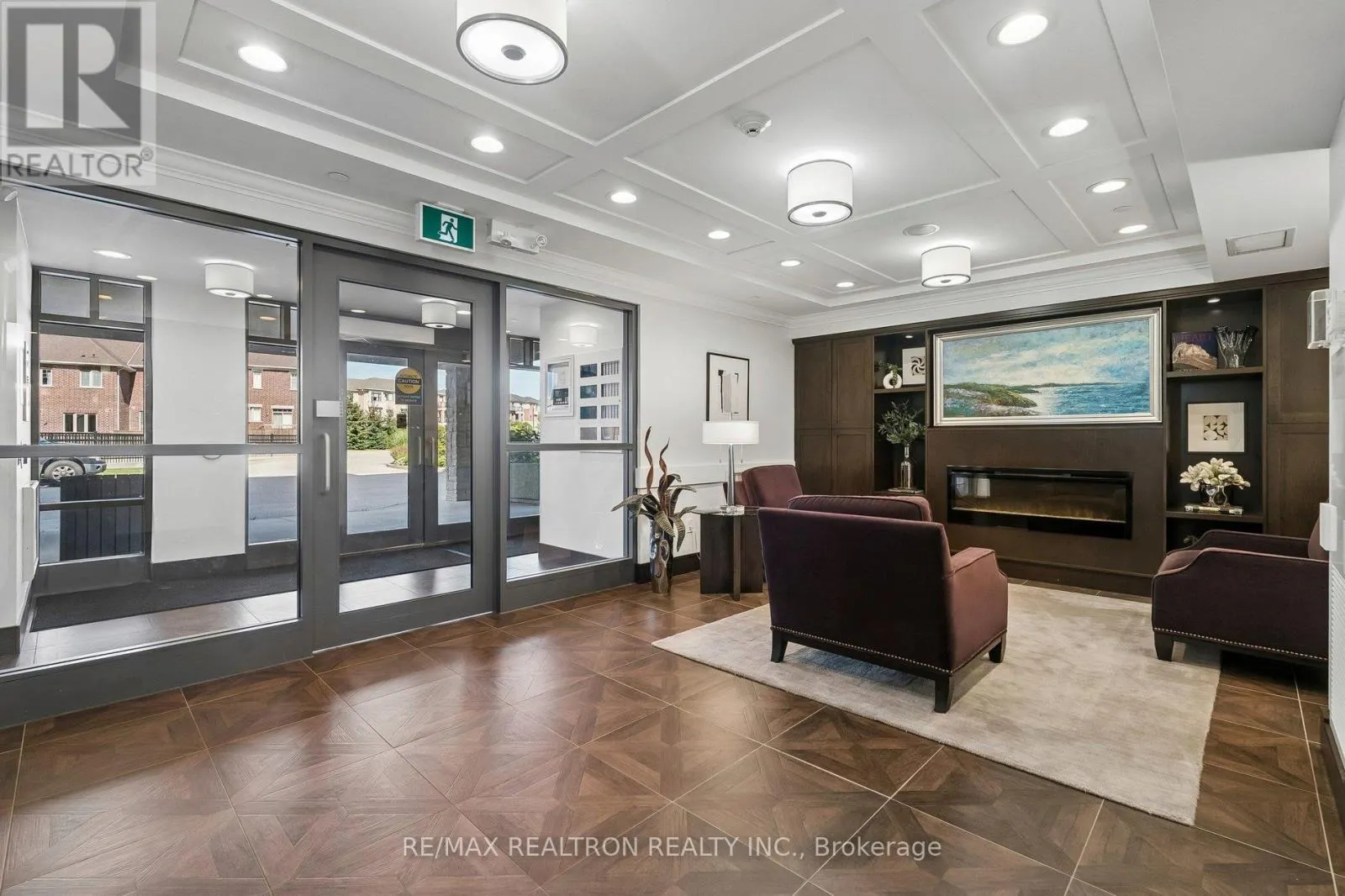 208 - 400 WILLIAM GRAHAM DRIVE