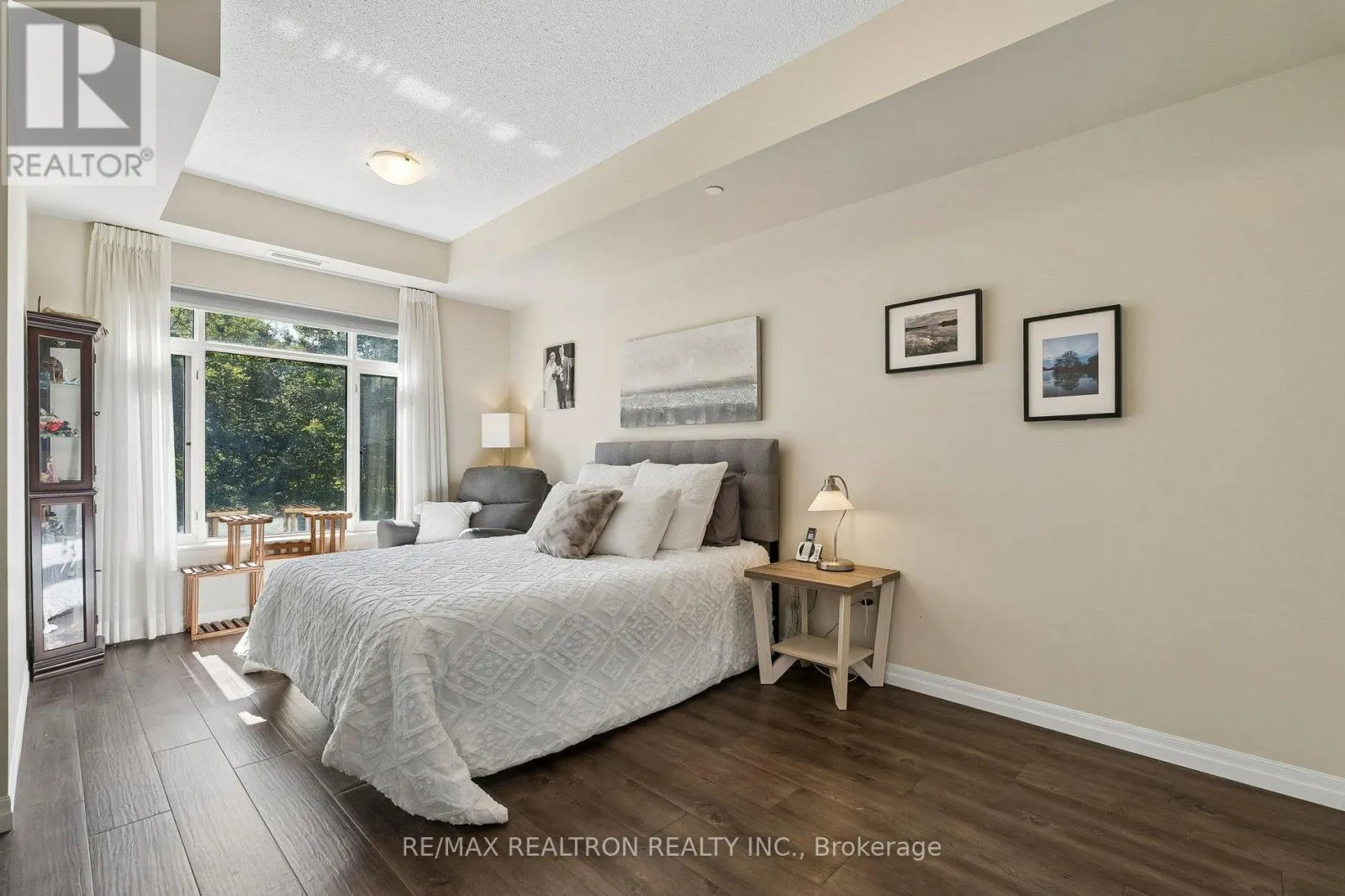 208 - 400 WILLIAM GRAHAM DRIVE
