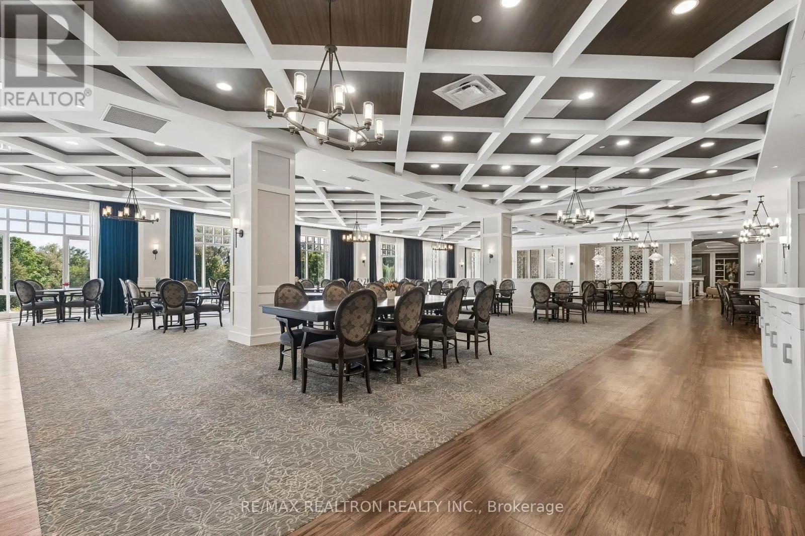 208 - 400 WILLIAM GRAHAM DRIVE