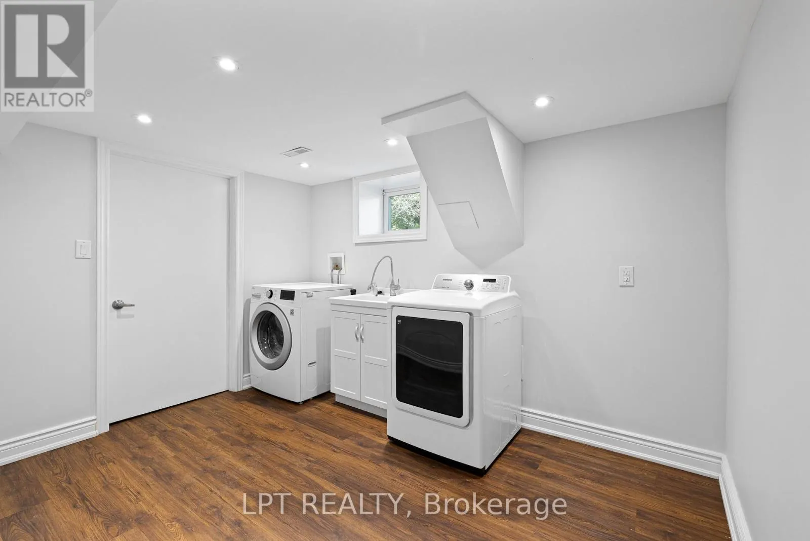 40 ROSEMARY LANE