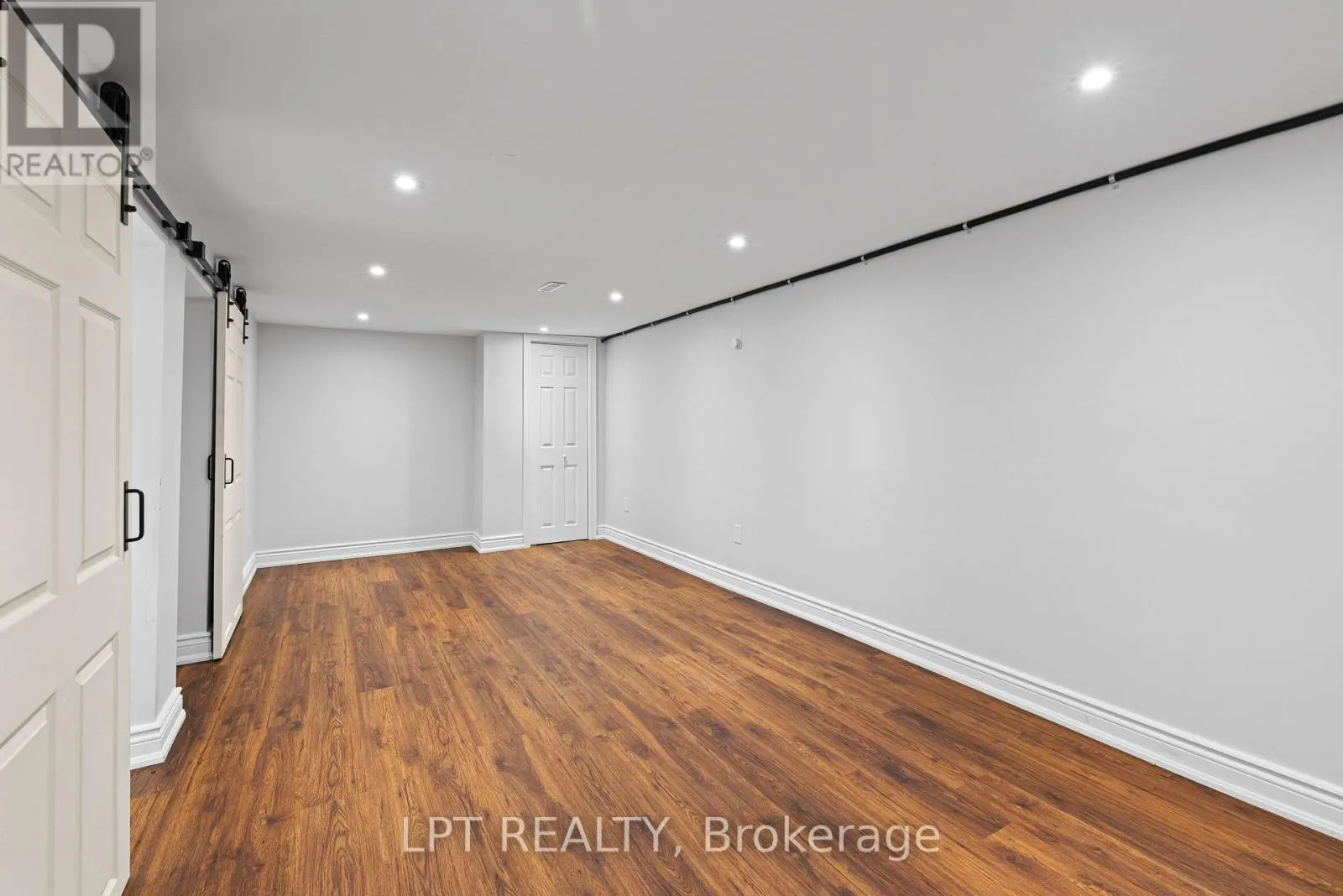 40 ROSEMARY LANE