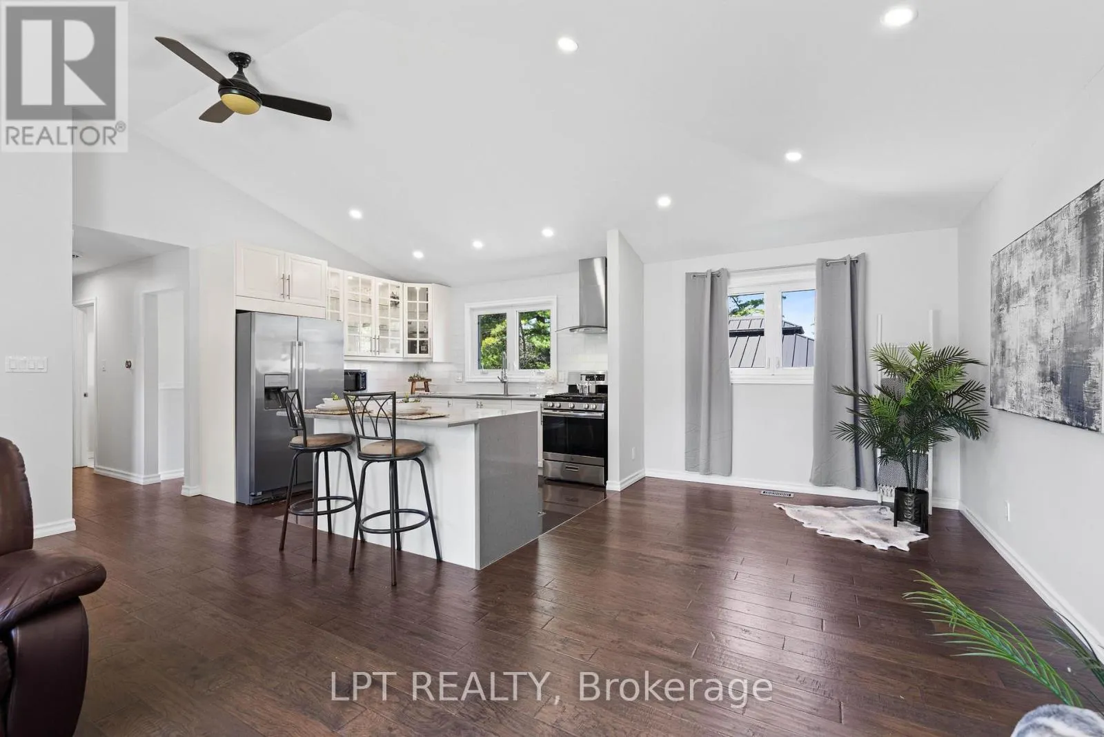40 ROSEMARY LANE