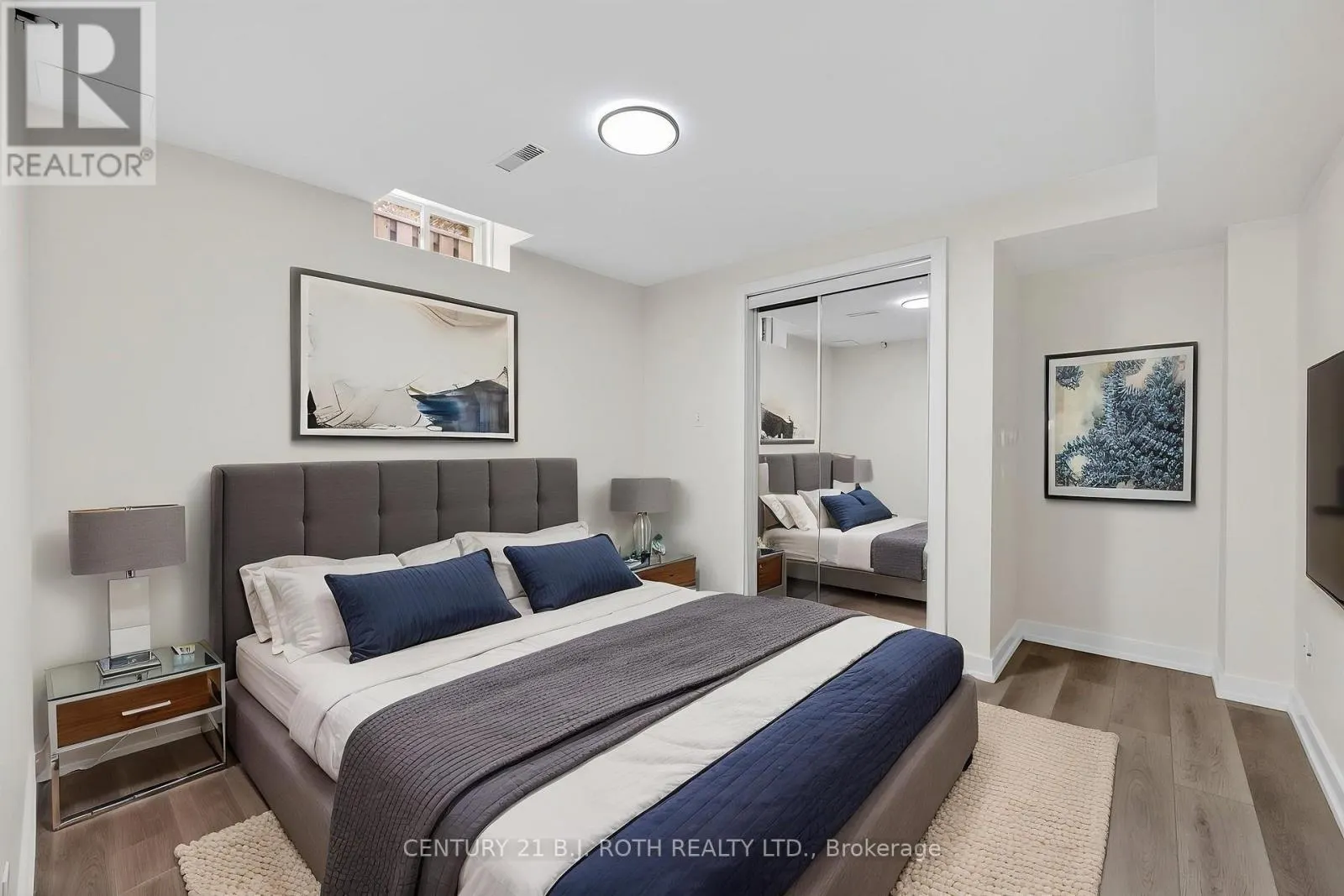 1077 CORRIE STREET