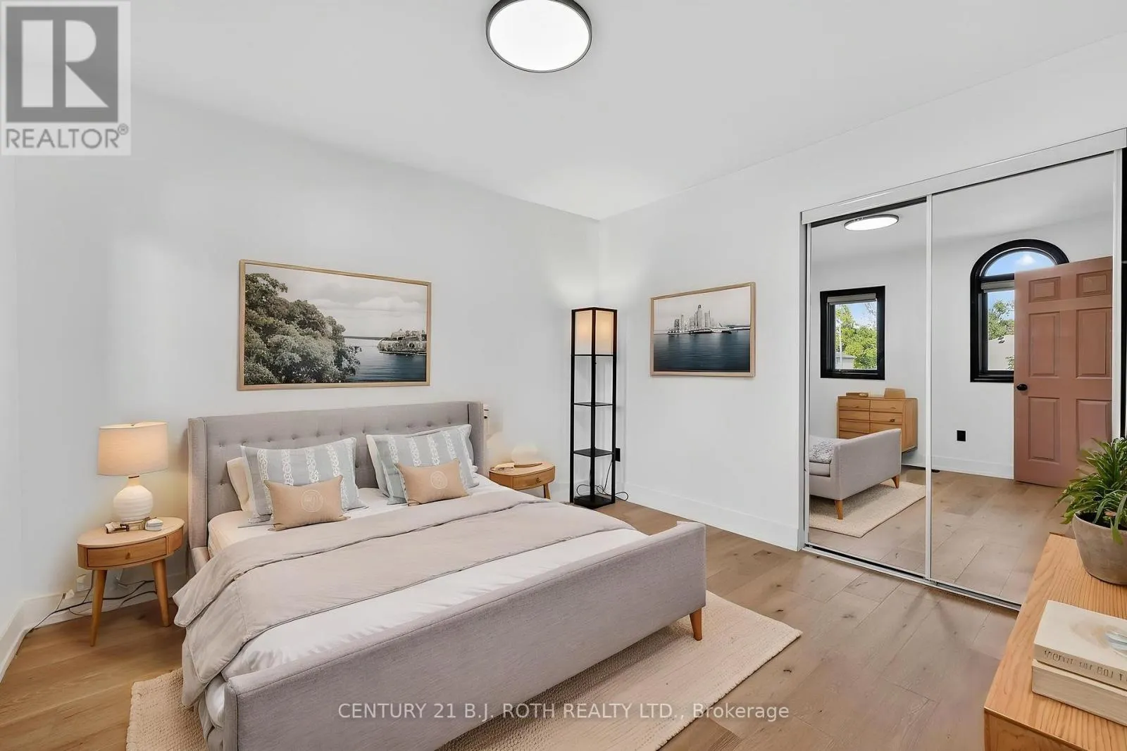 1077 CORRIE STREET