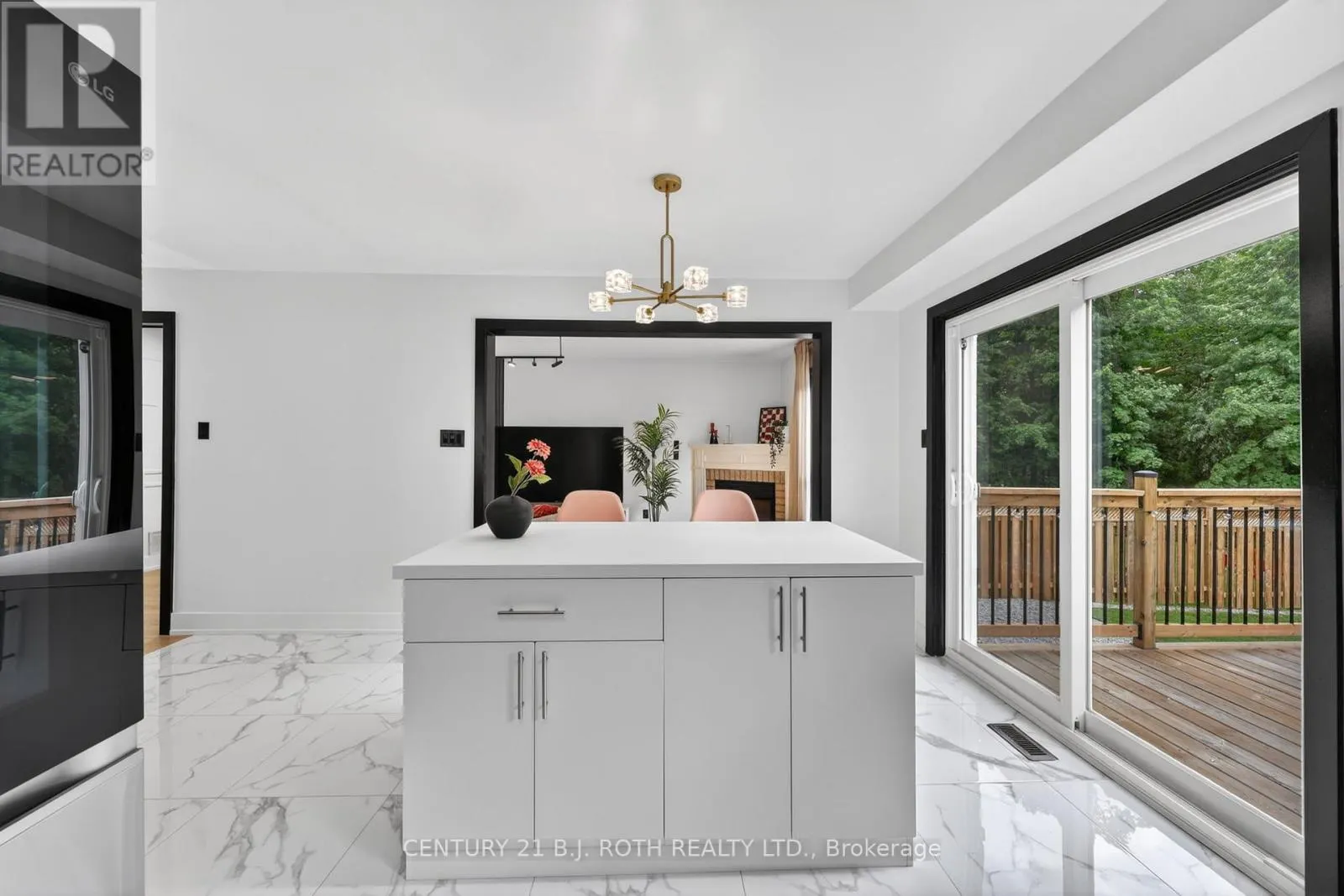 1077 CORRIE STREET