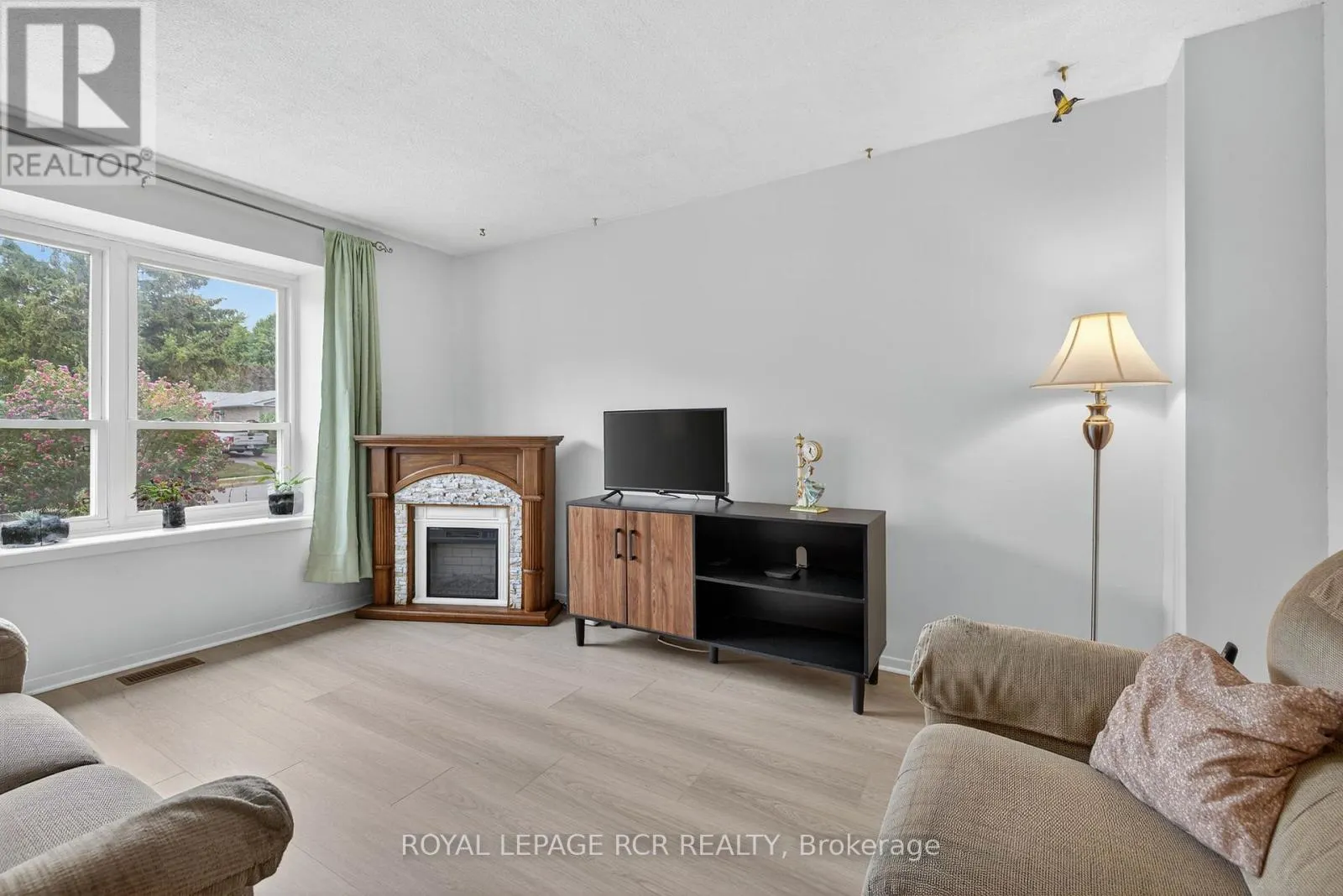 856 MAGNOLIA AVENUE