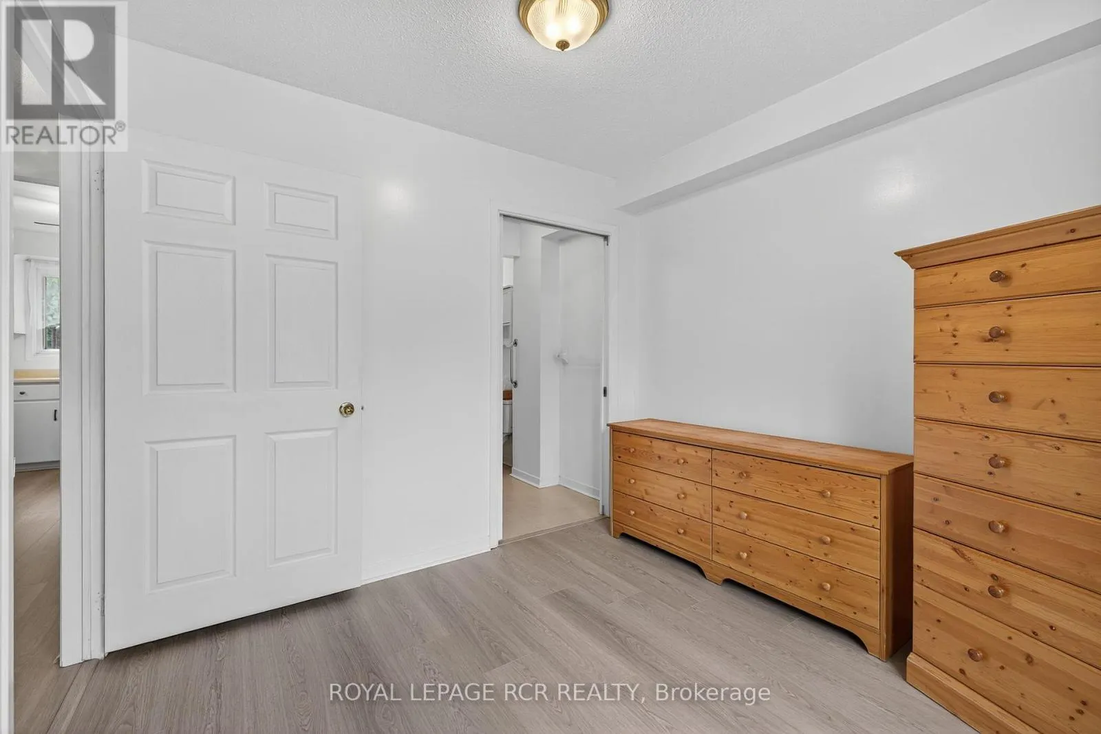 856 MAGNOLIA AVENUE