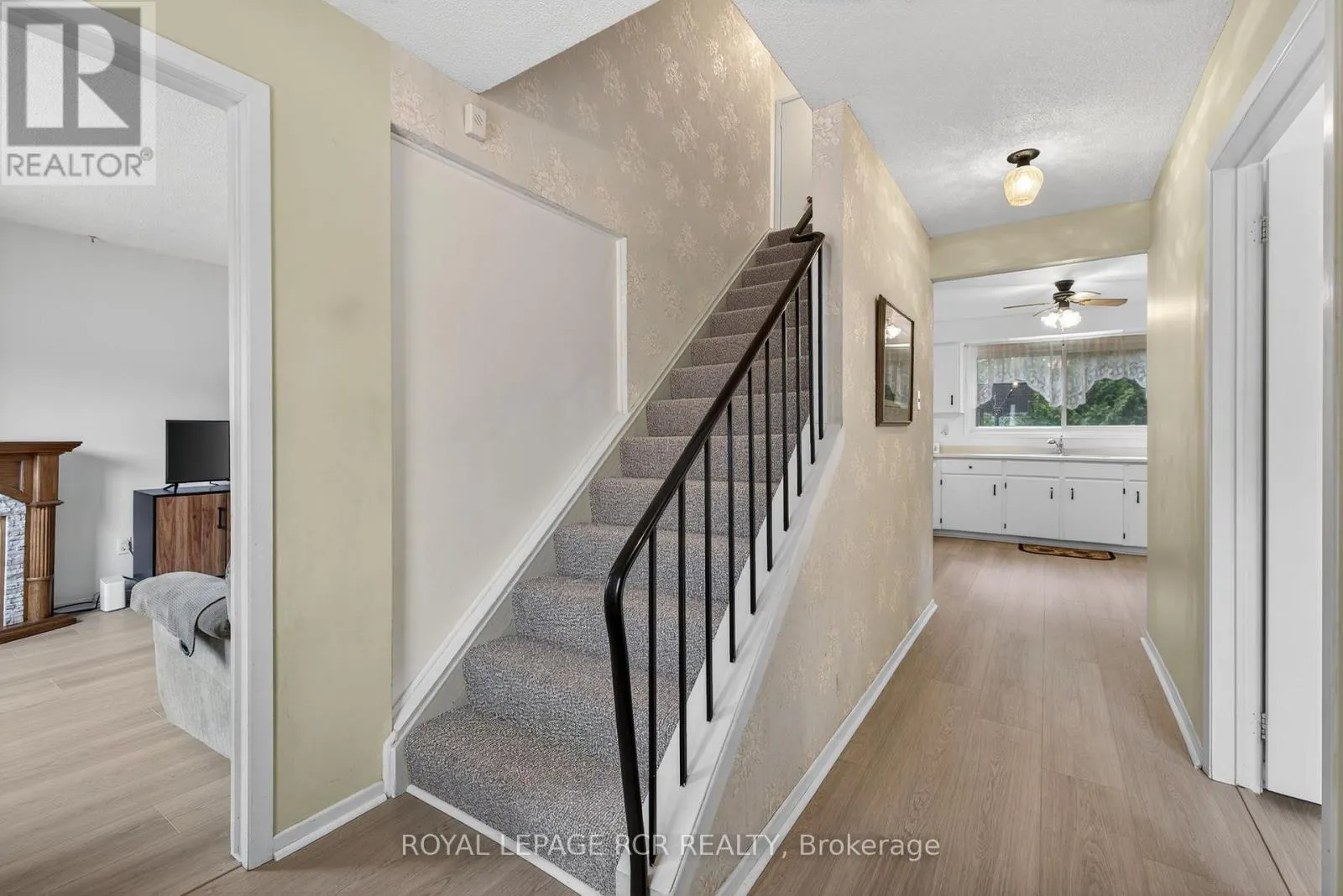 856 MAGNOLIA AVENUE