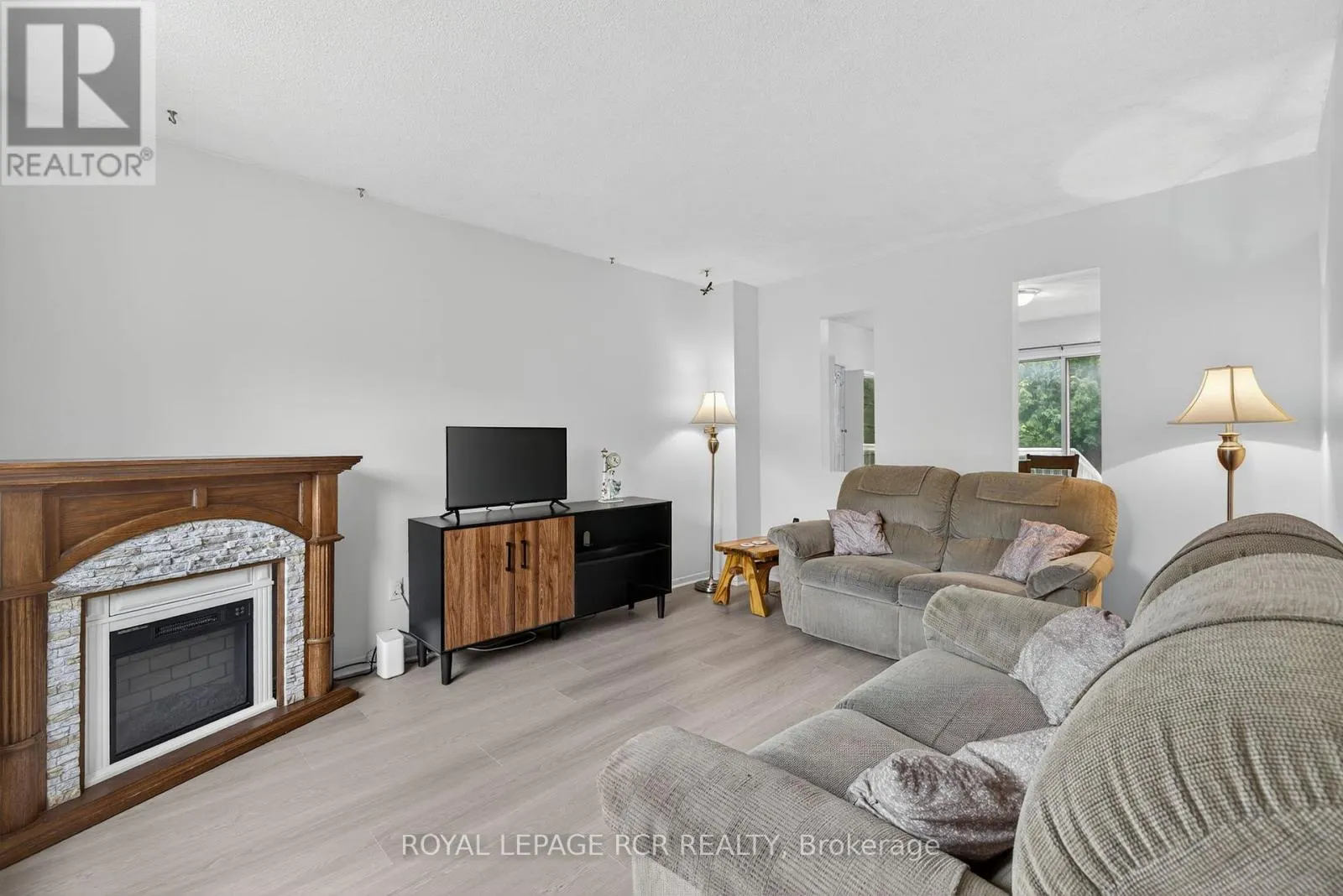 856 MAGNOLIA AVENUE
