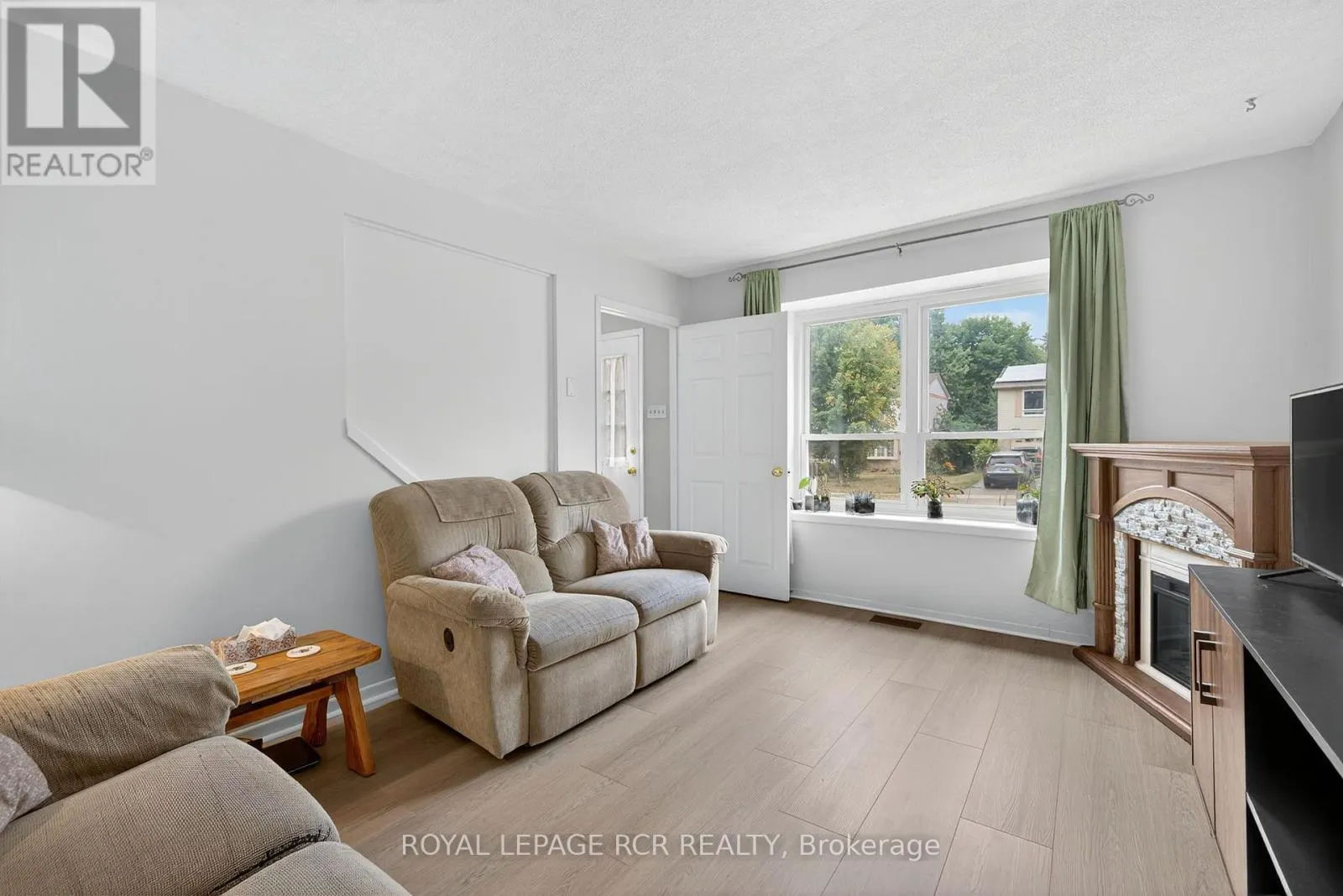 856 MAGNOLIA AVENUE