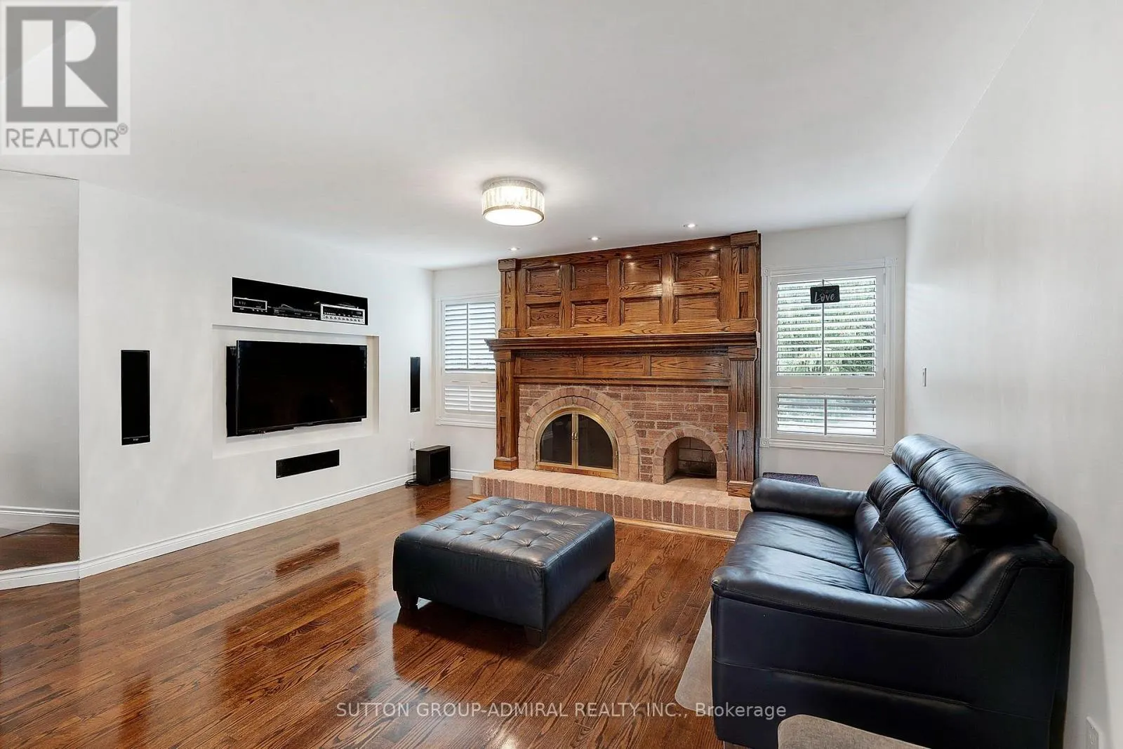 26 ALBERY CRESCENT