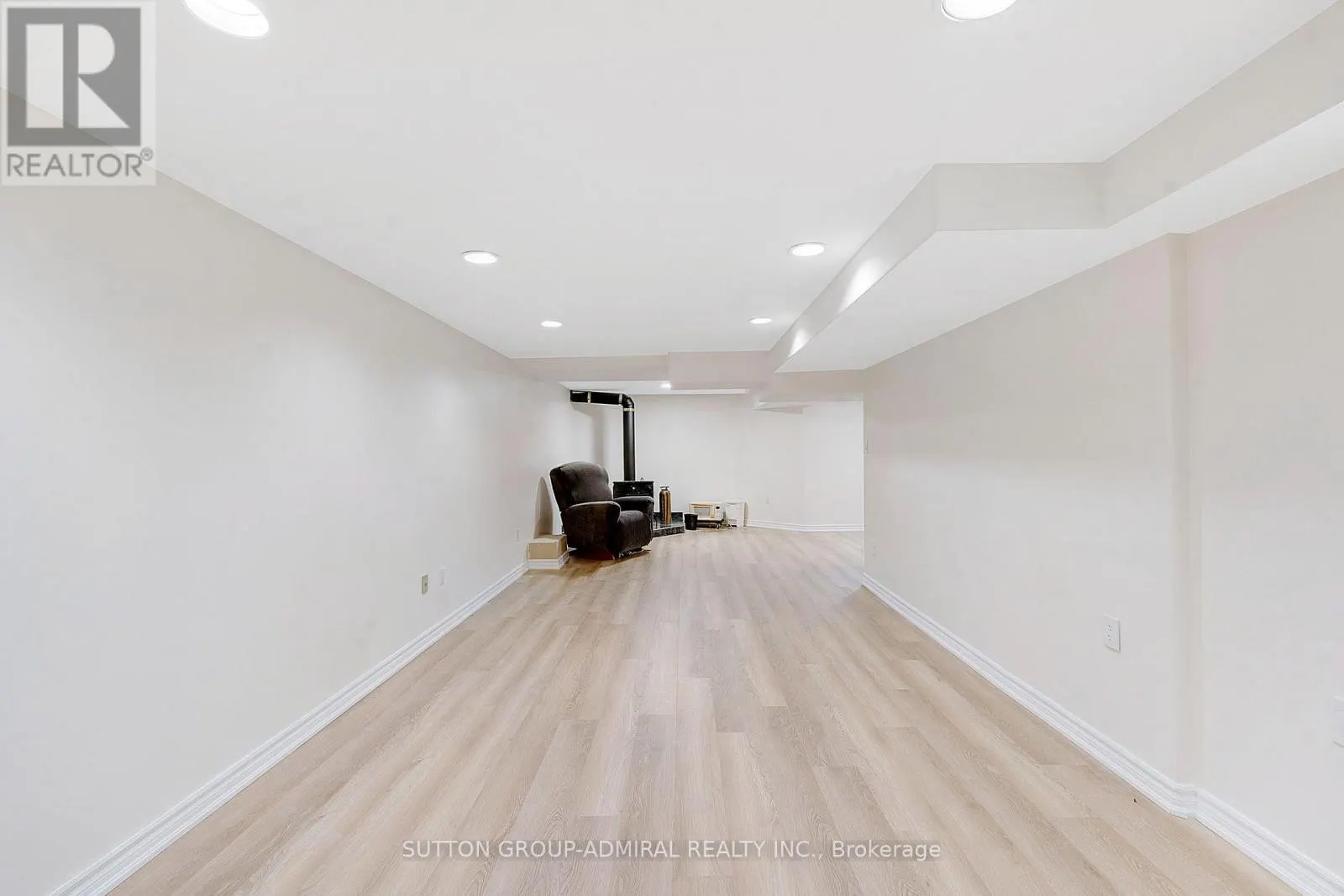 26 ALBERY CRESCENT