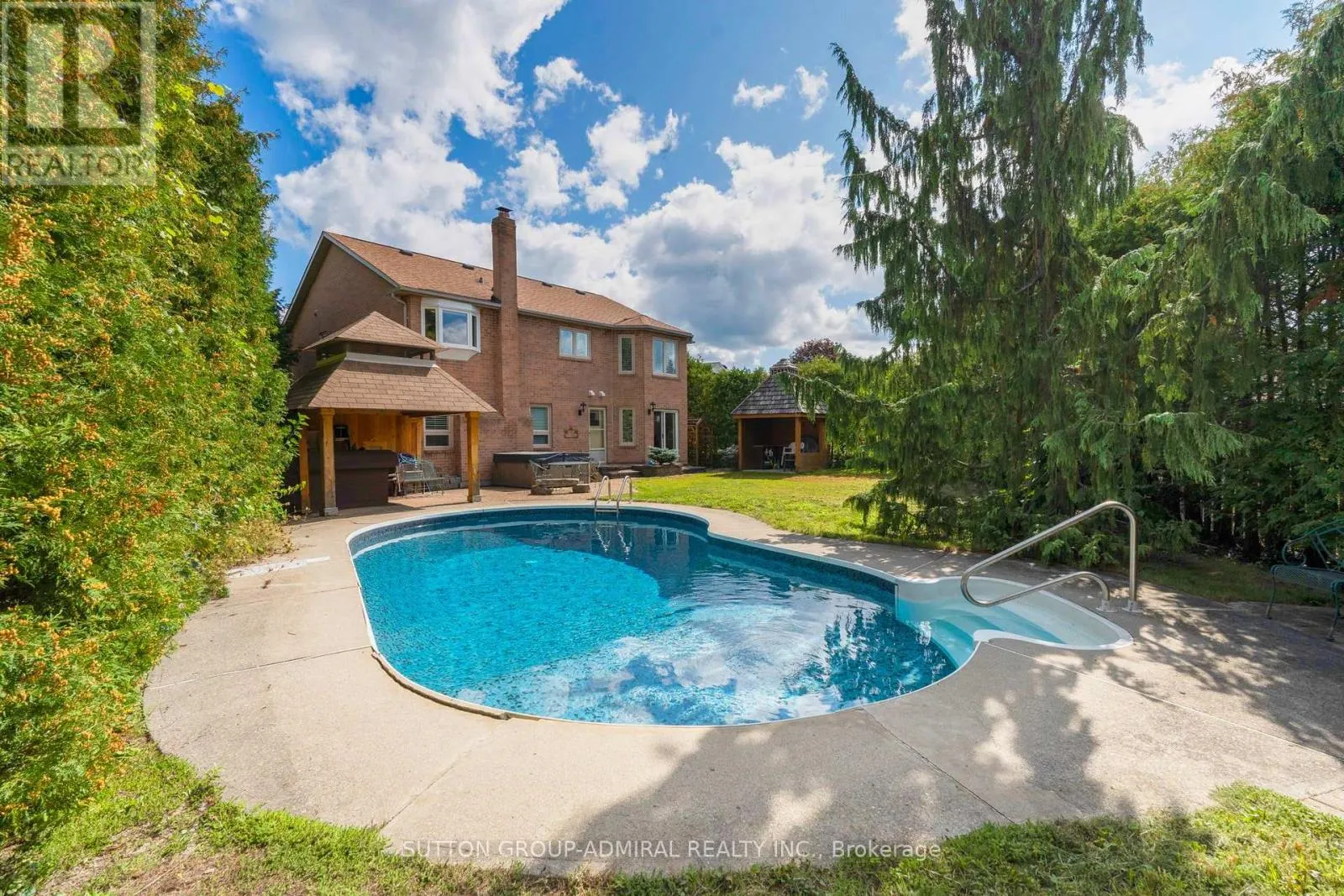 26 ALBERY CRESCENT