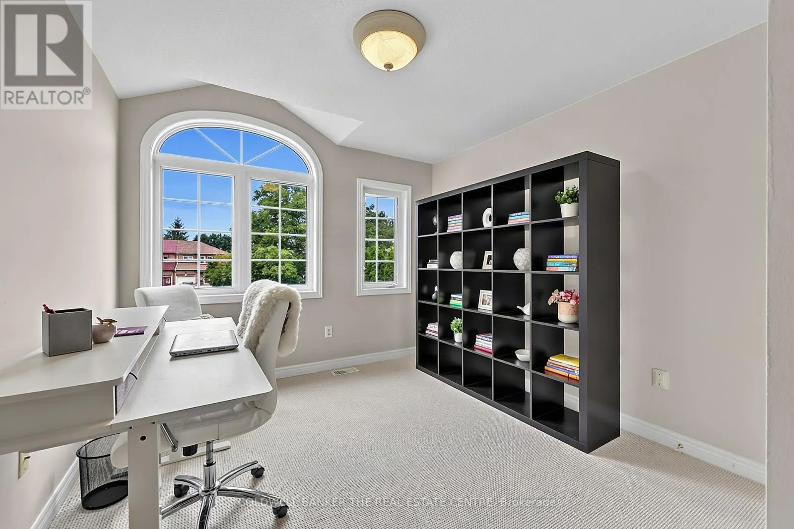 37 RAINBOW COURT