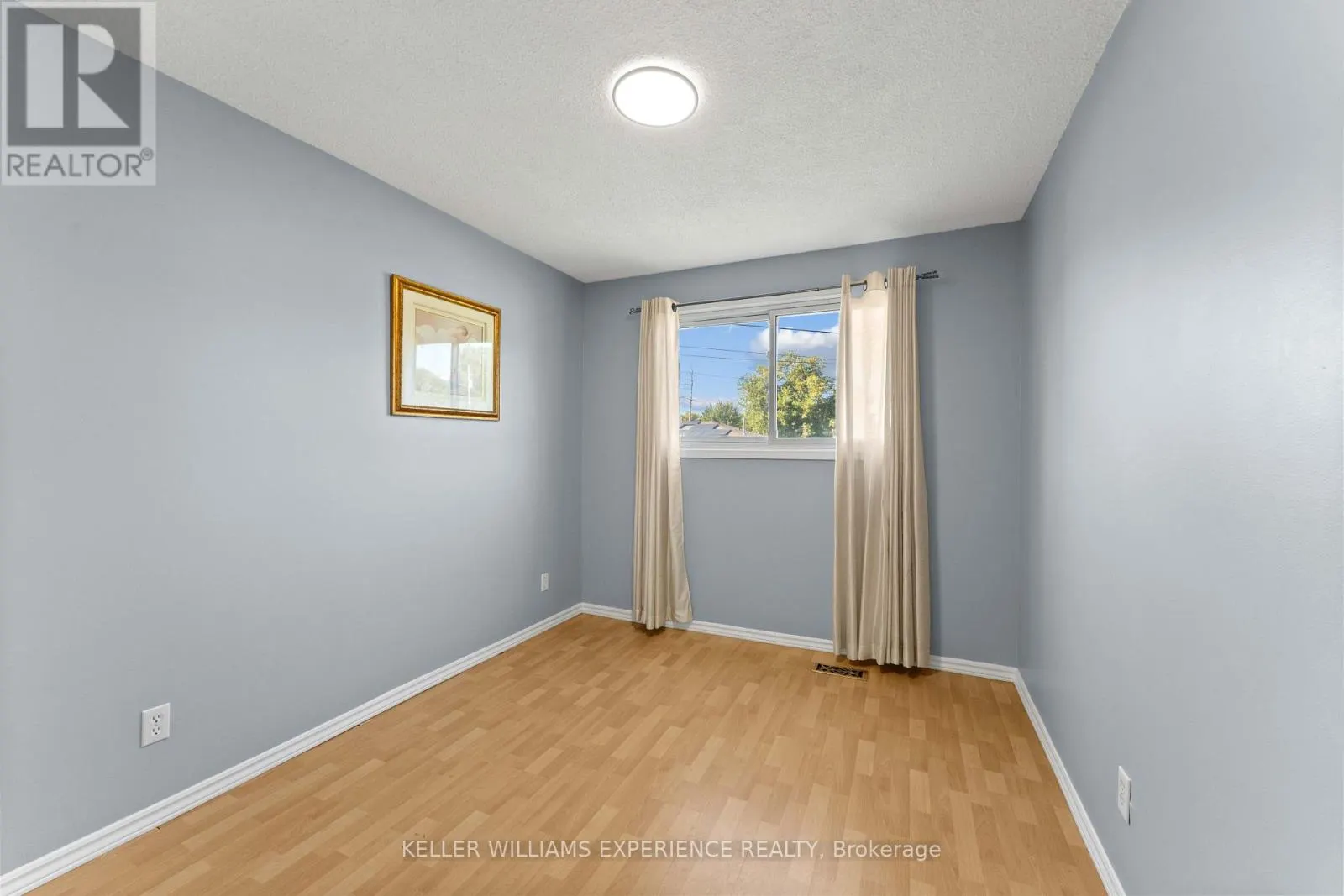 21 ASHBURTON CRESCENT