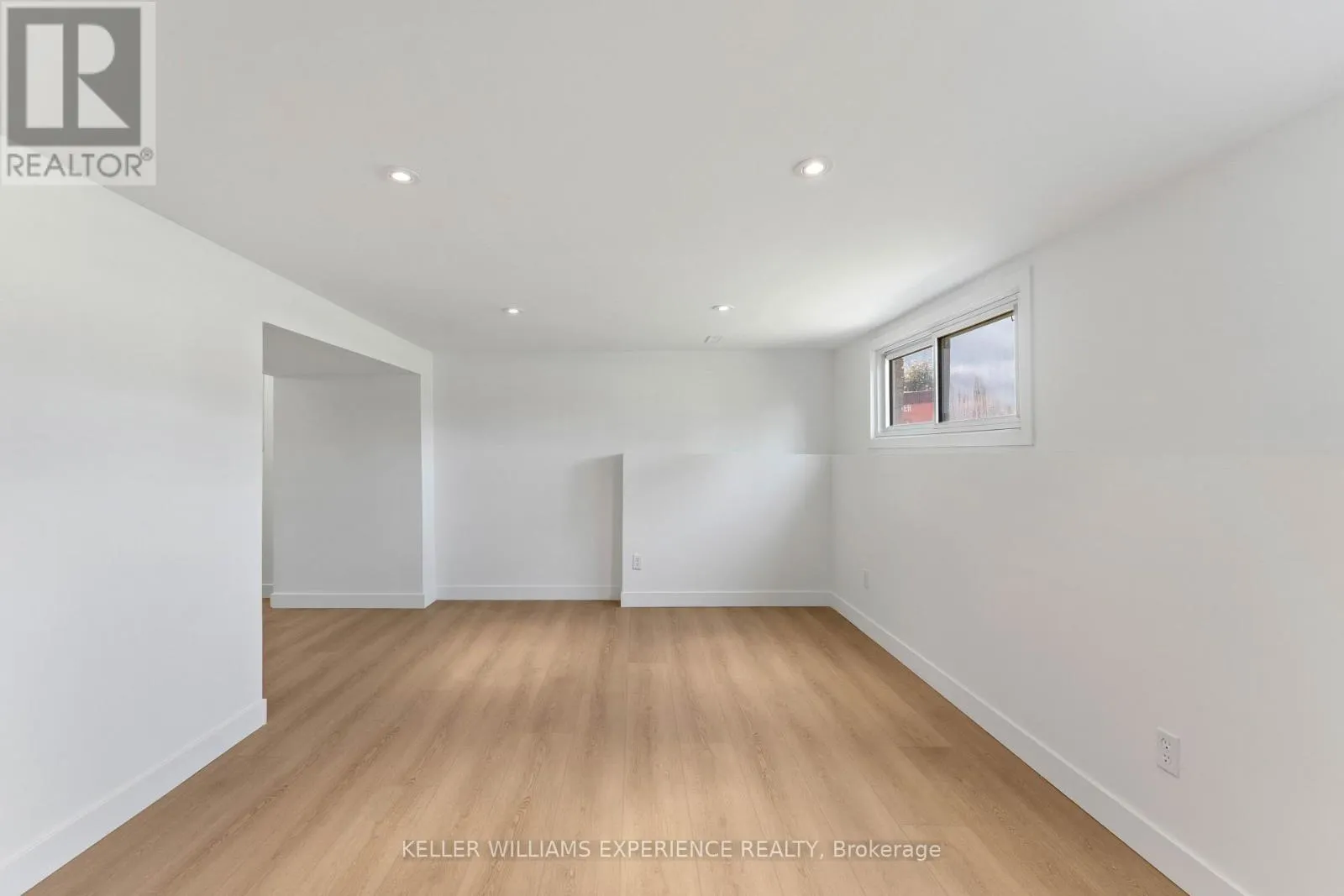21 ASHBURTON CRESCENT