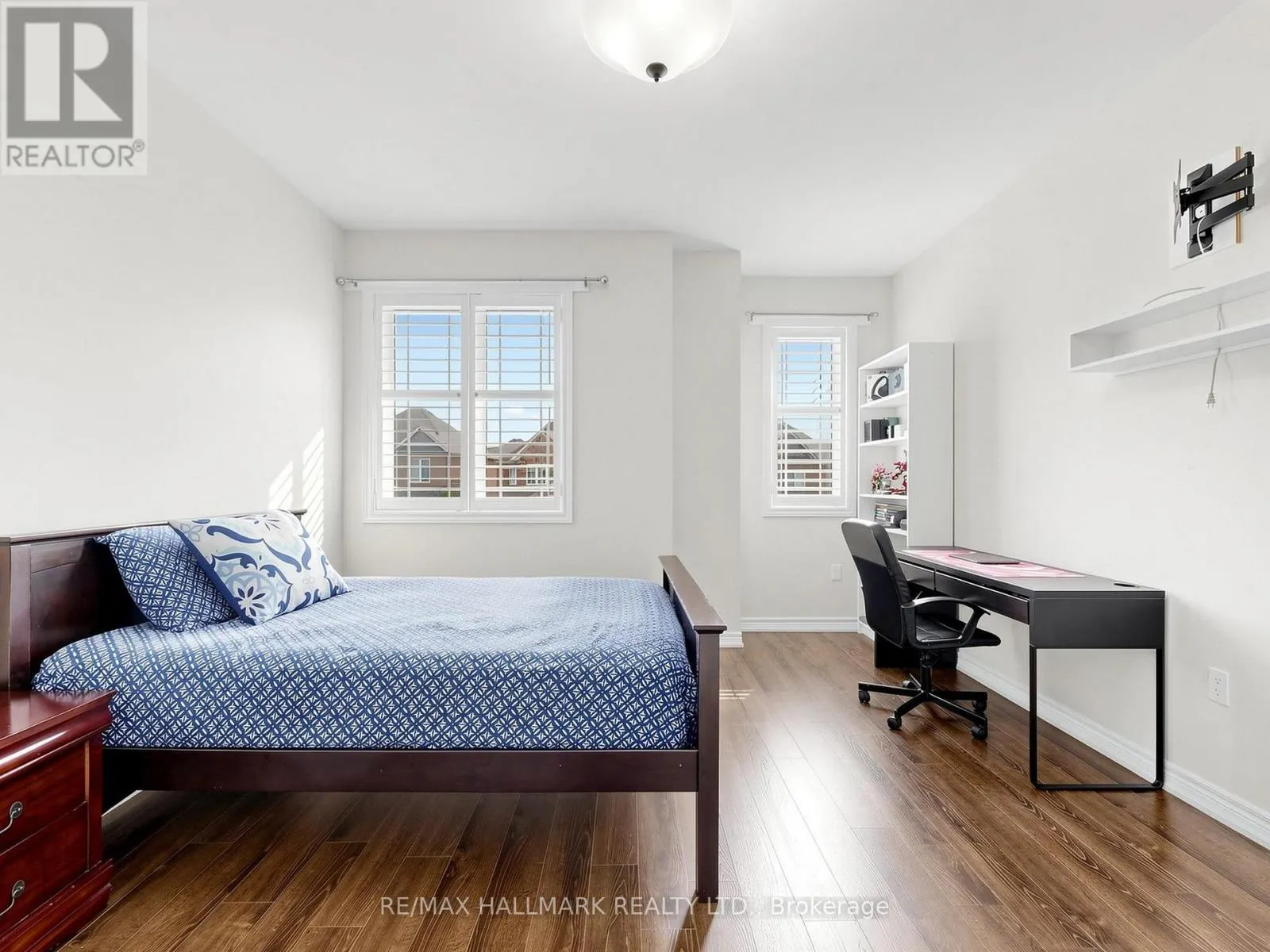 16 MERCURY AVENUE