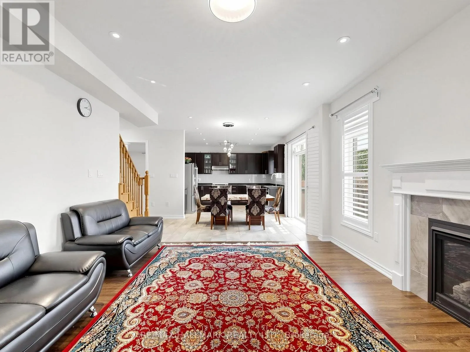 16 MERCURY AVENUE