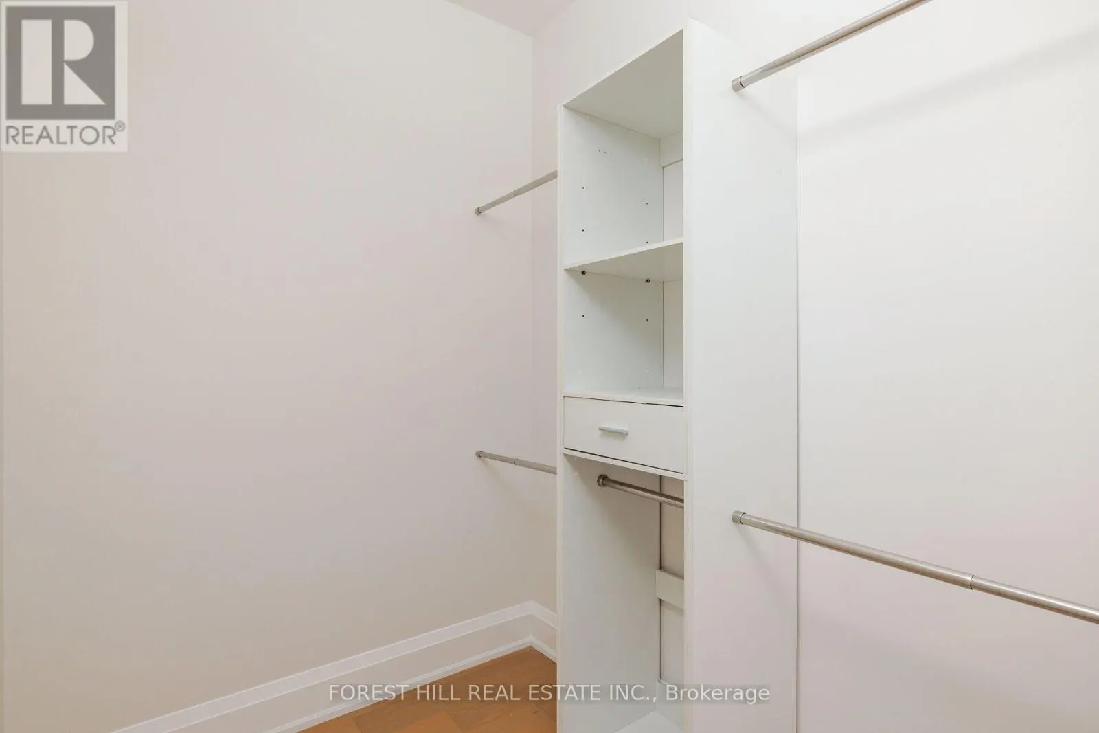 5 CEDAR CRESCENT