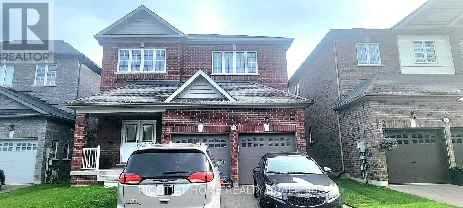 11 RICHMOND PARK DRIVE
