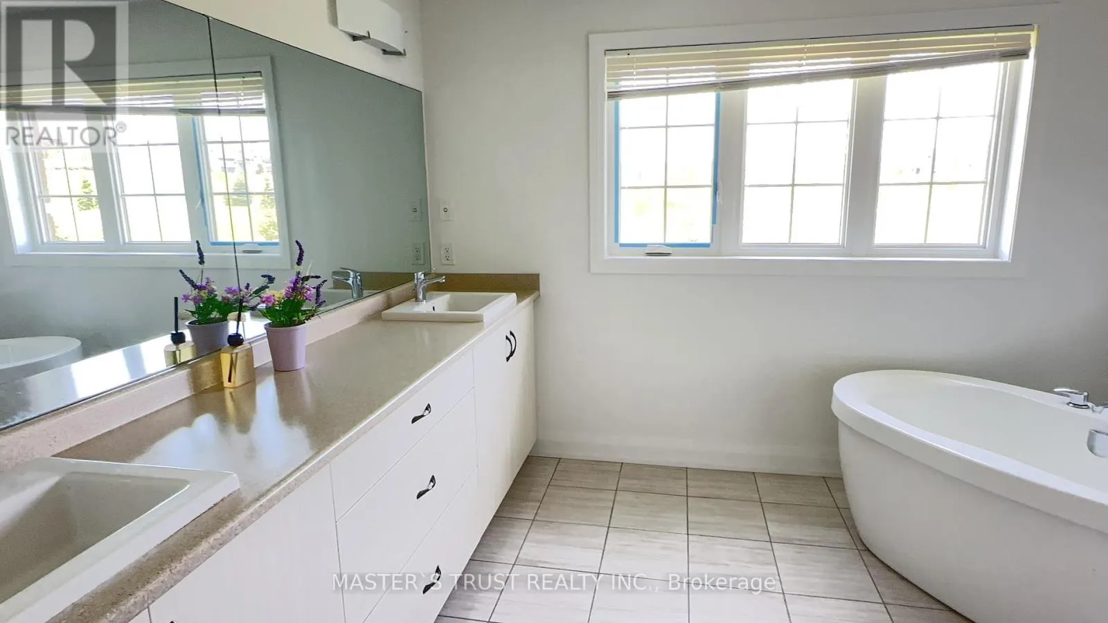 102 FRANK KELLY DRIVE