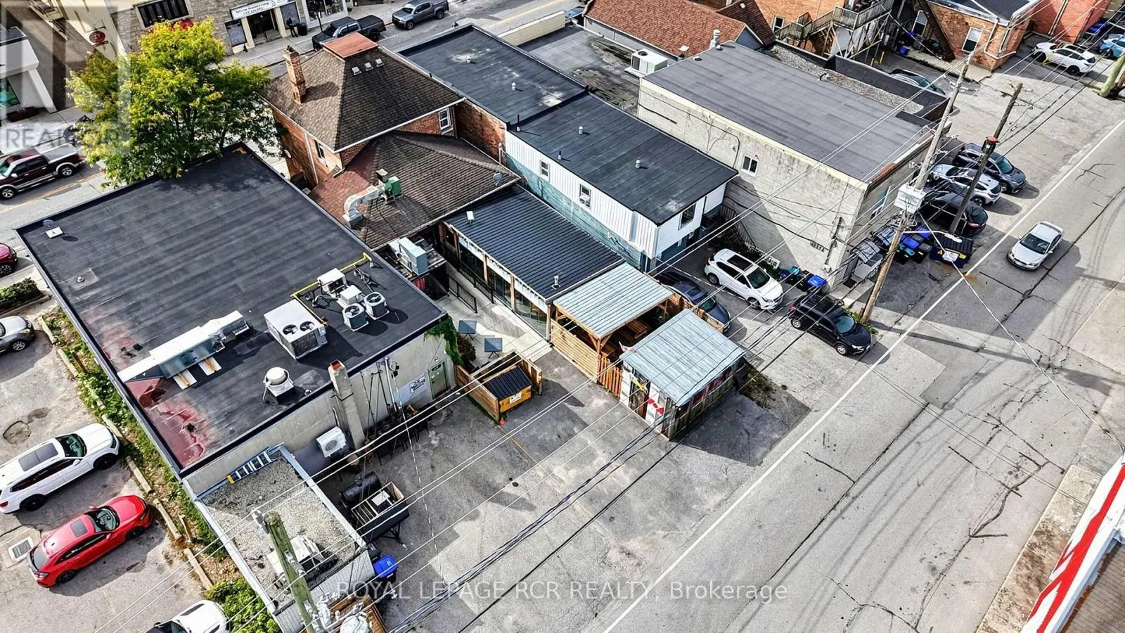 26 VICTORIA STREET E