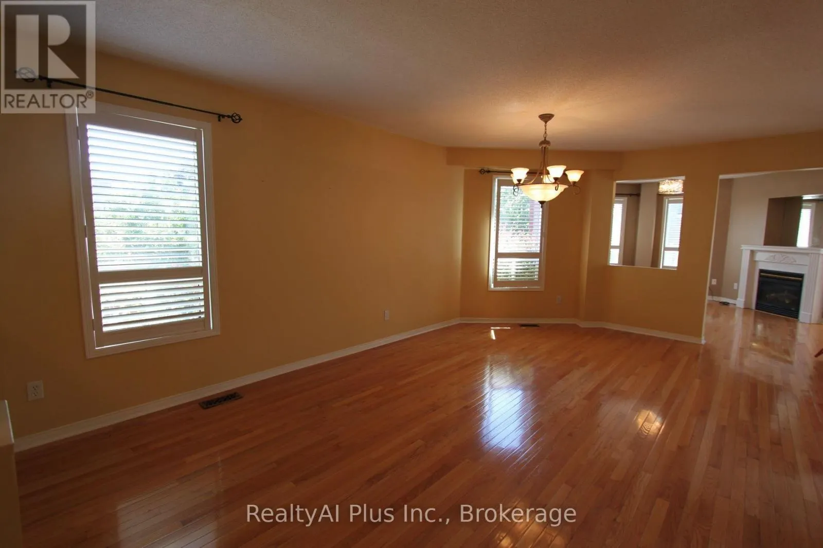 160 ST JOAN OF ARC AVENUE