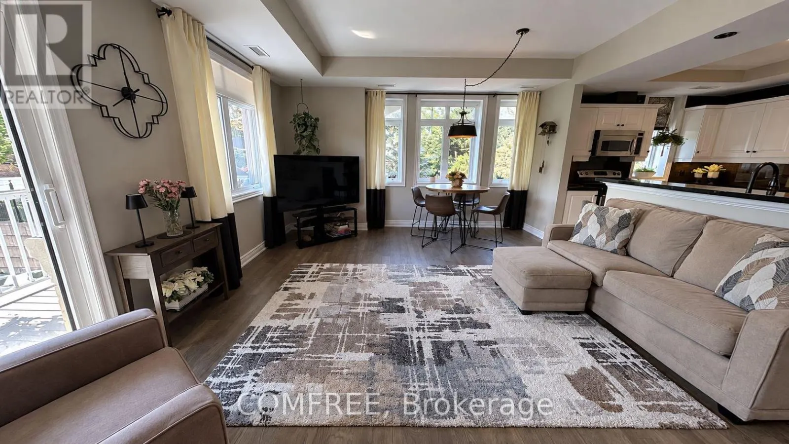 312 - 78 SUNSET BOULEVARD