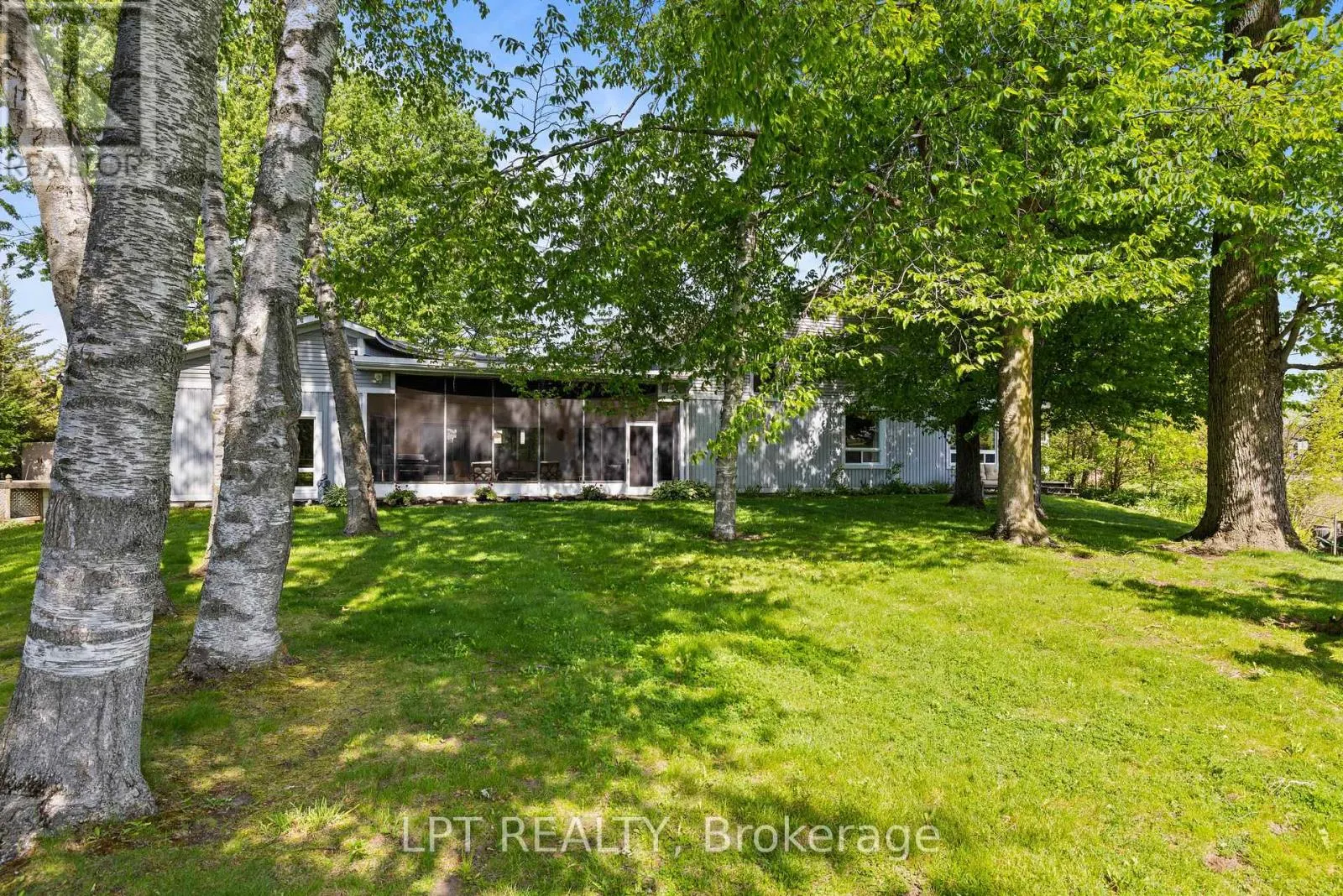 204 THE QUEENSWAY S