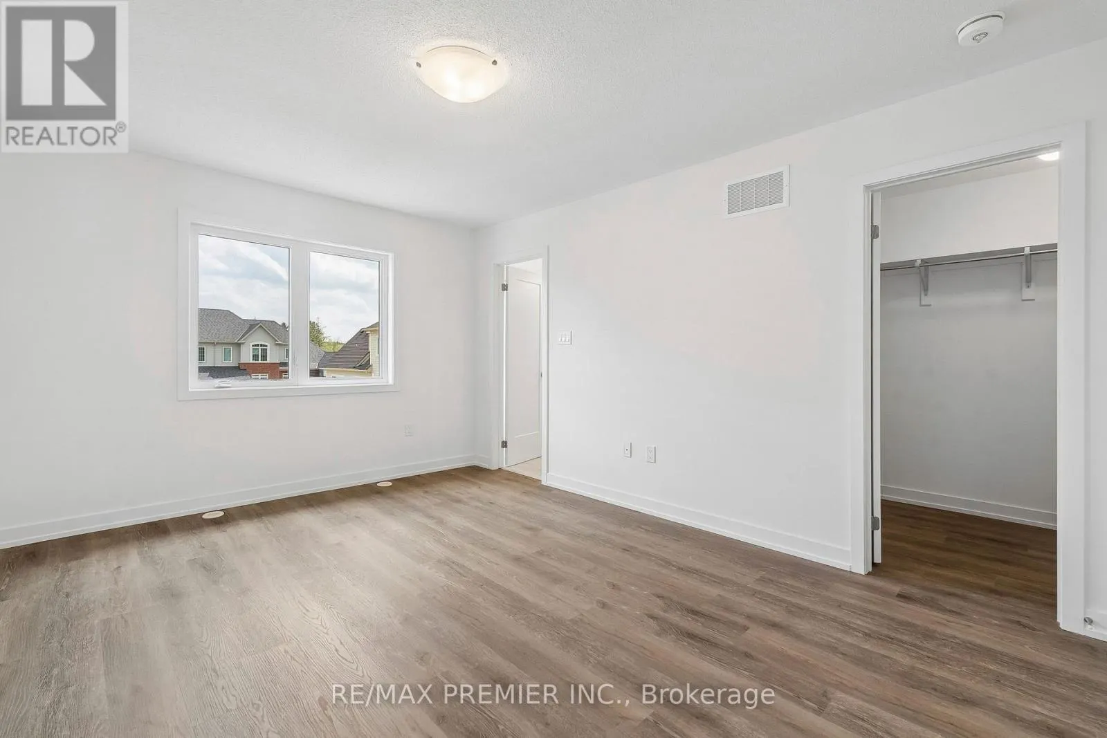 29 LYALL STOKES CIRCLE
