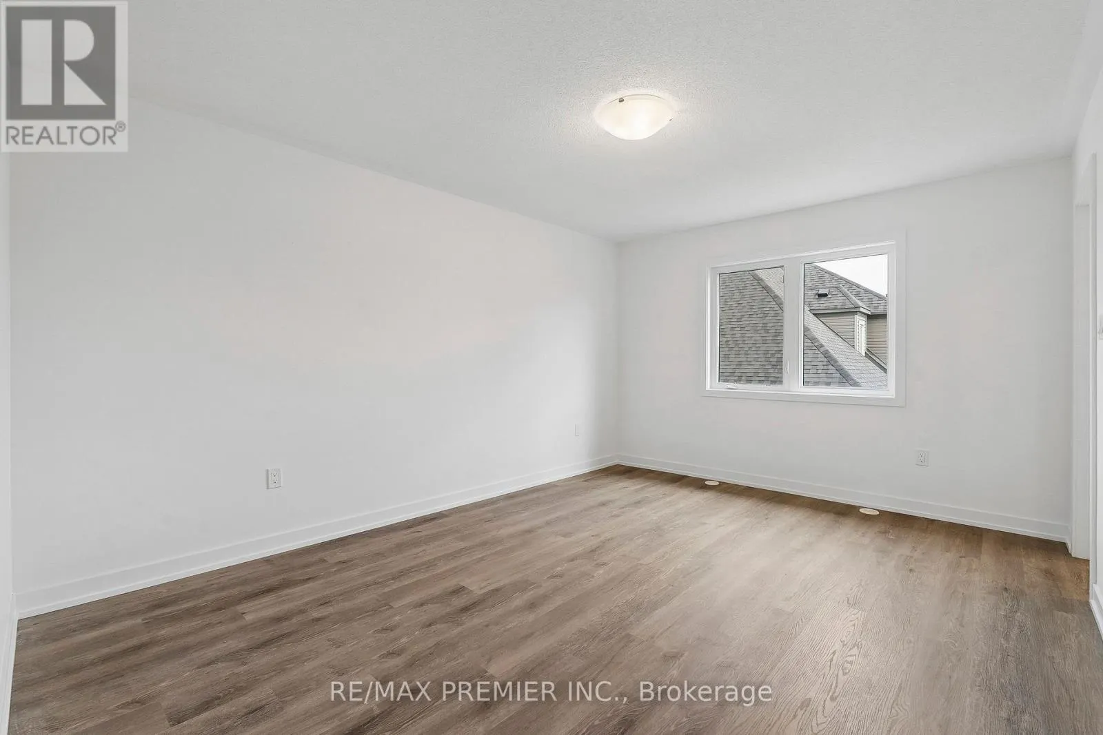 29 LYALL STOKES CIRCLE