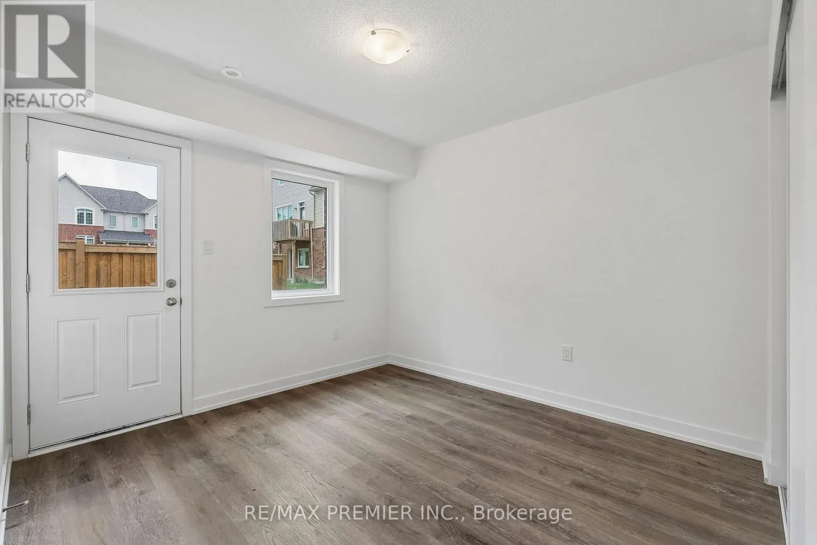 29 LYALL STOKES CIRCLE