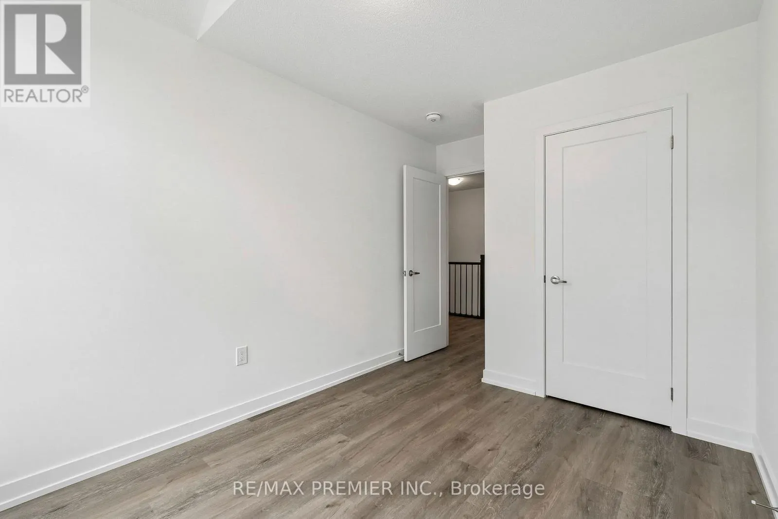 29 LYALL STOKES CIRCLE