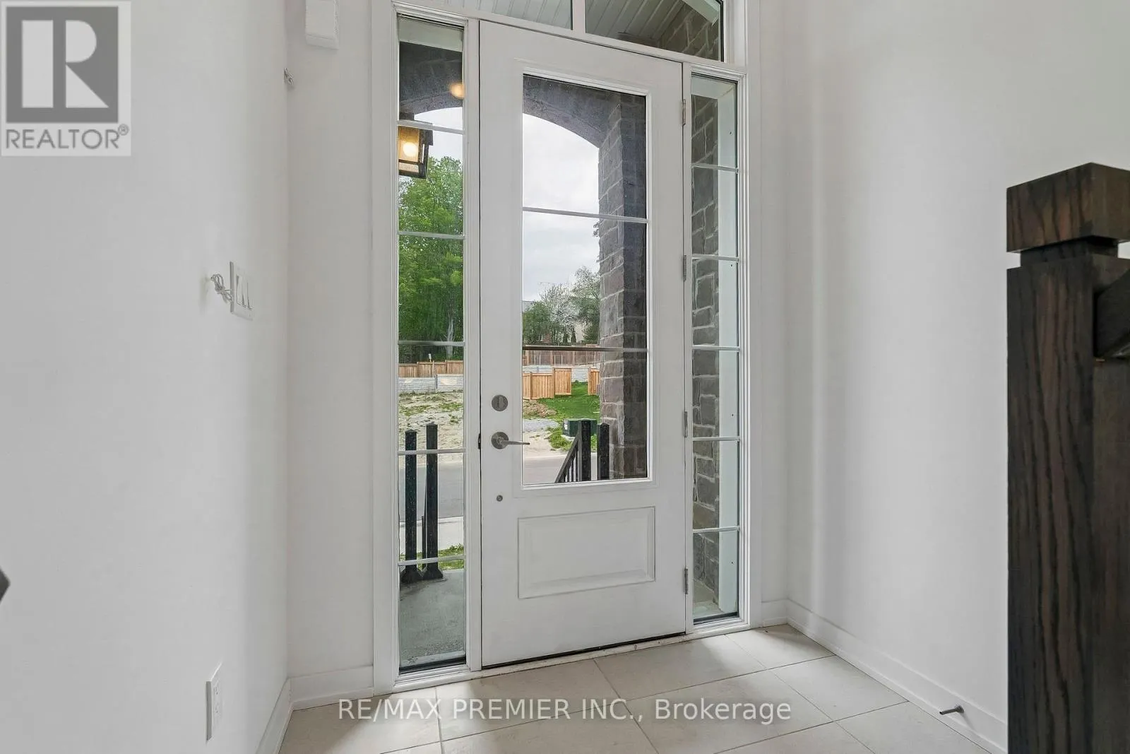 29 LYALL STOKES CIRCLE