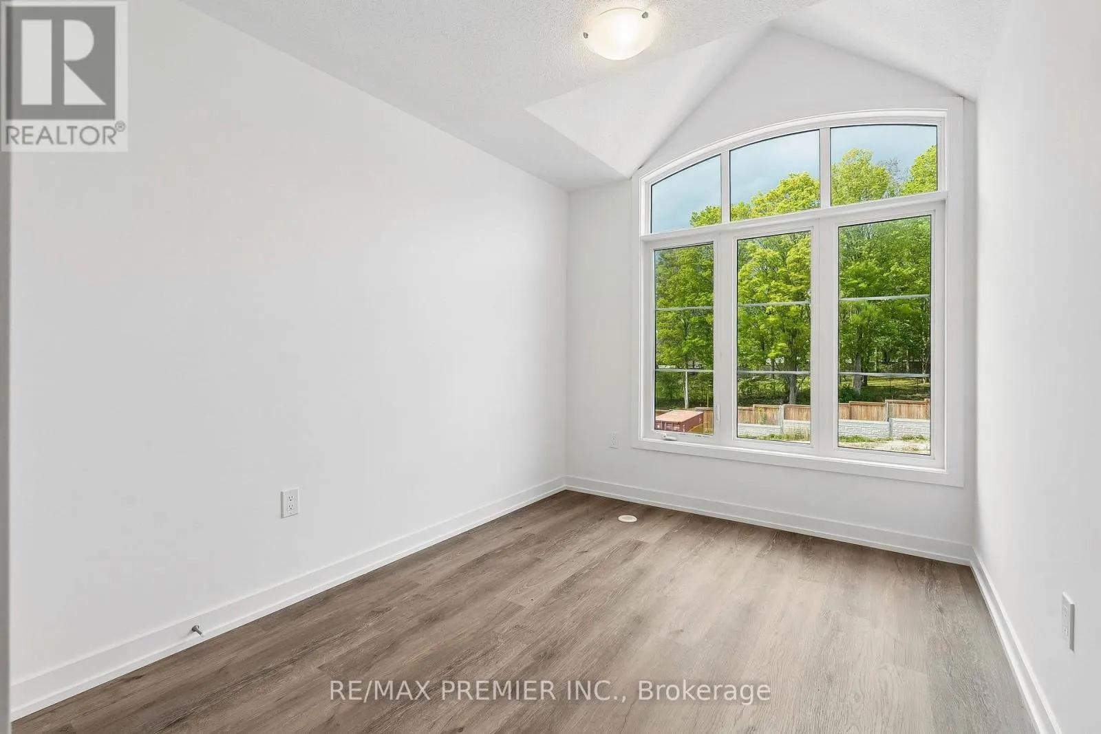 29 LYALL STOKES CIRCLE