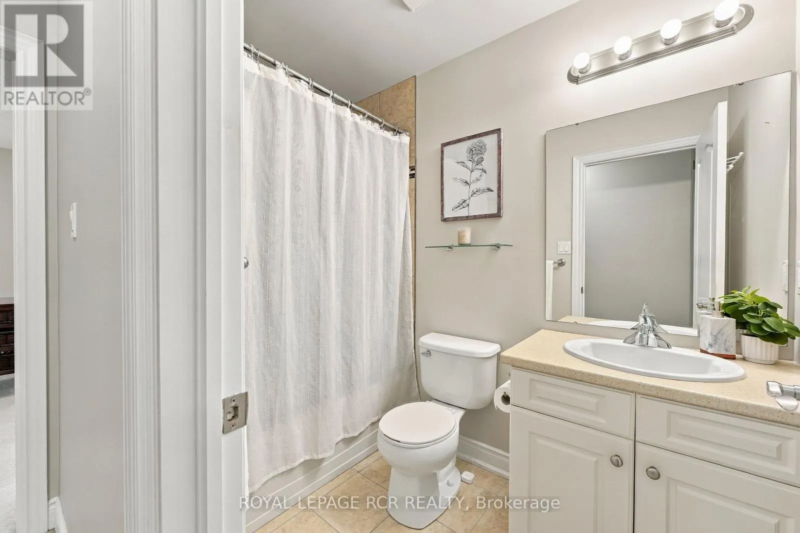 825 BOOTH AVENUE