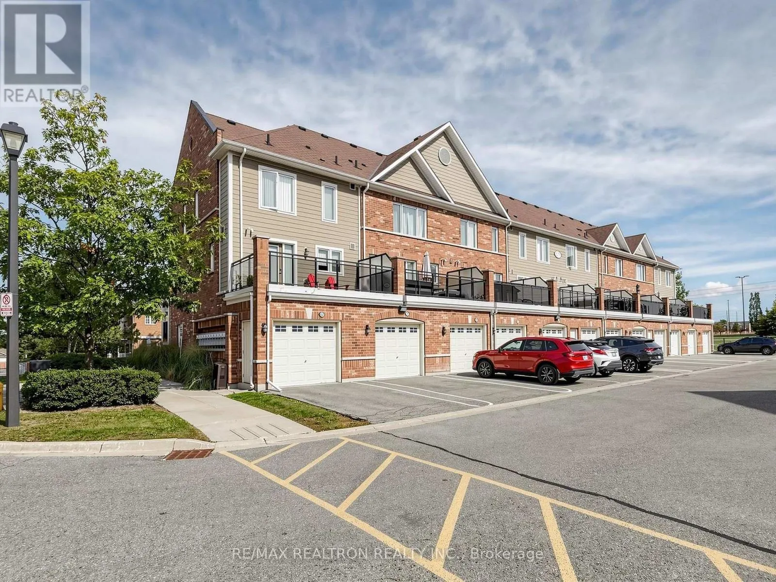 16 WALTER DOVE COURT