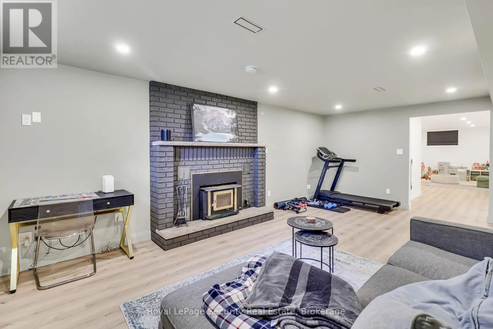 1045 LEBANON DRIVE